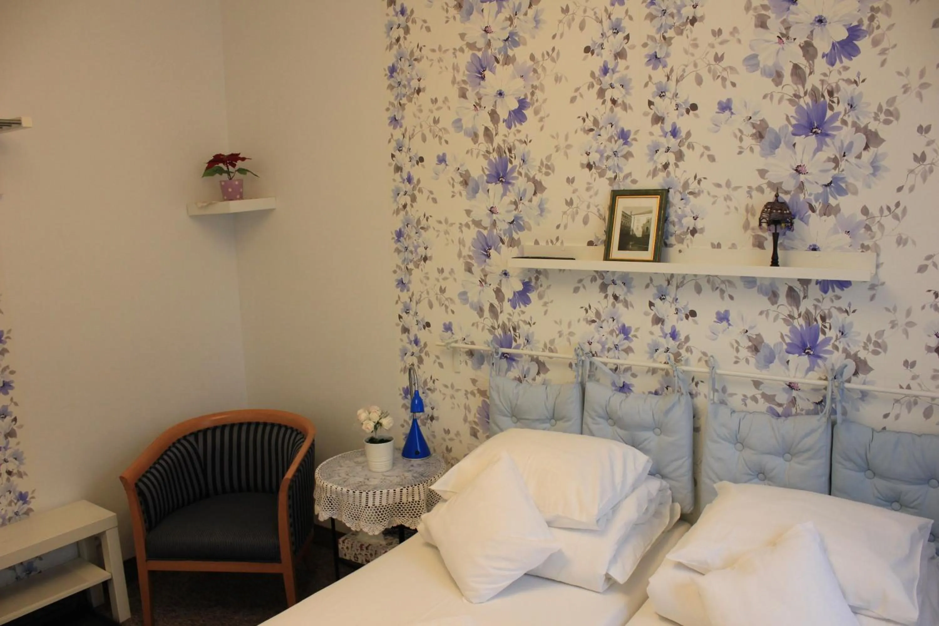 Photo of the whole room, Bed in Kolorowa Guest Rooms