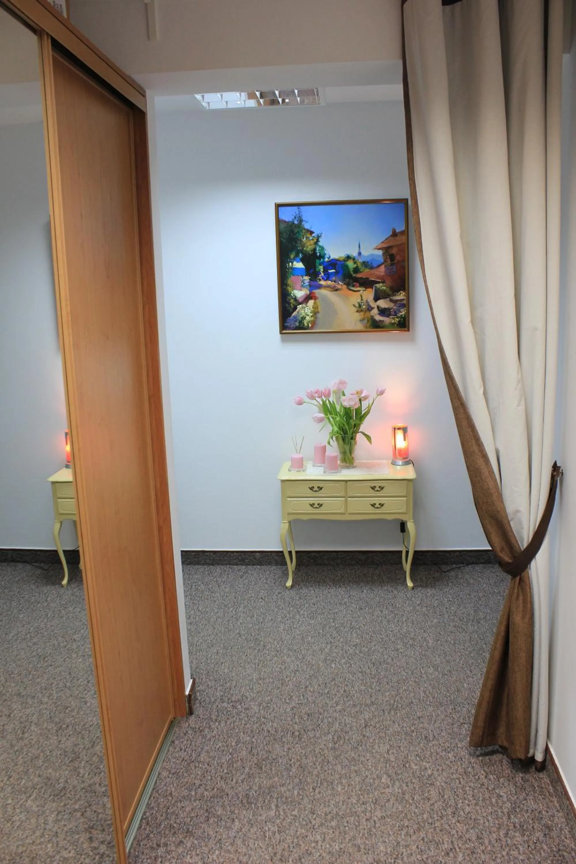 Seating area in Kolorowa Guest Rooms