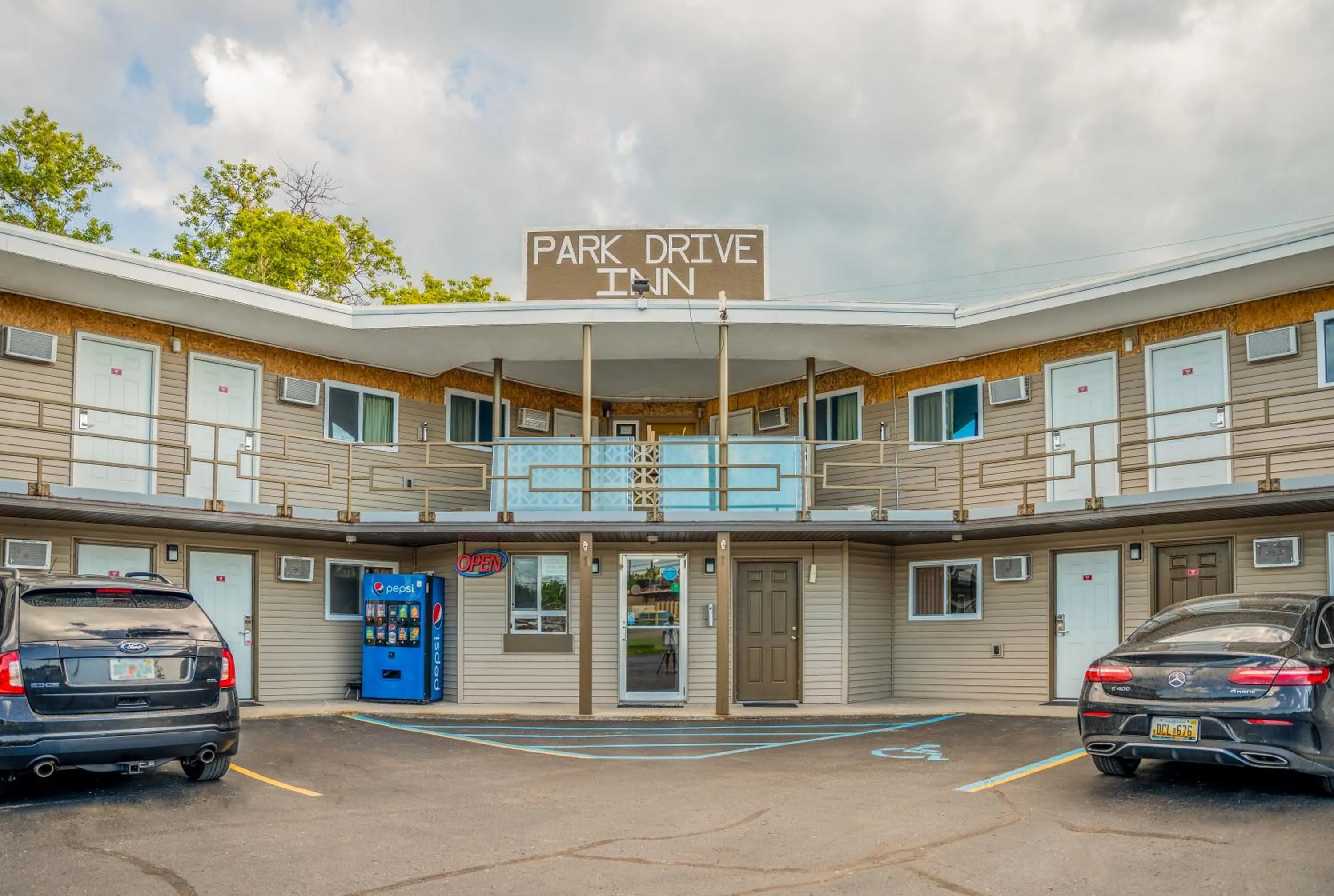 Property building in Park Drive Inn