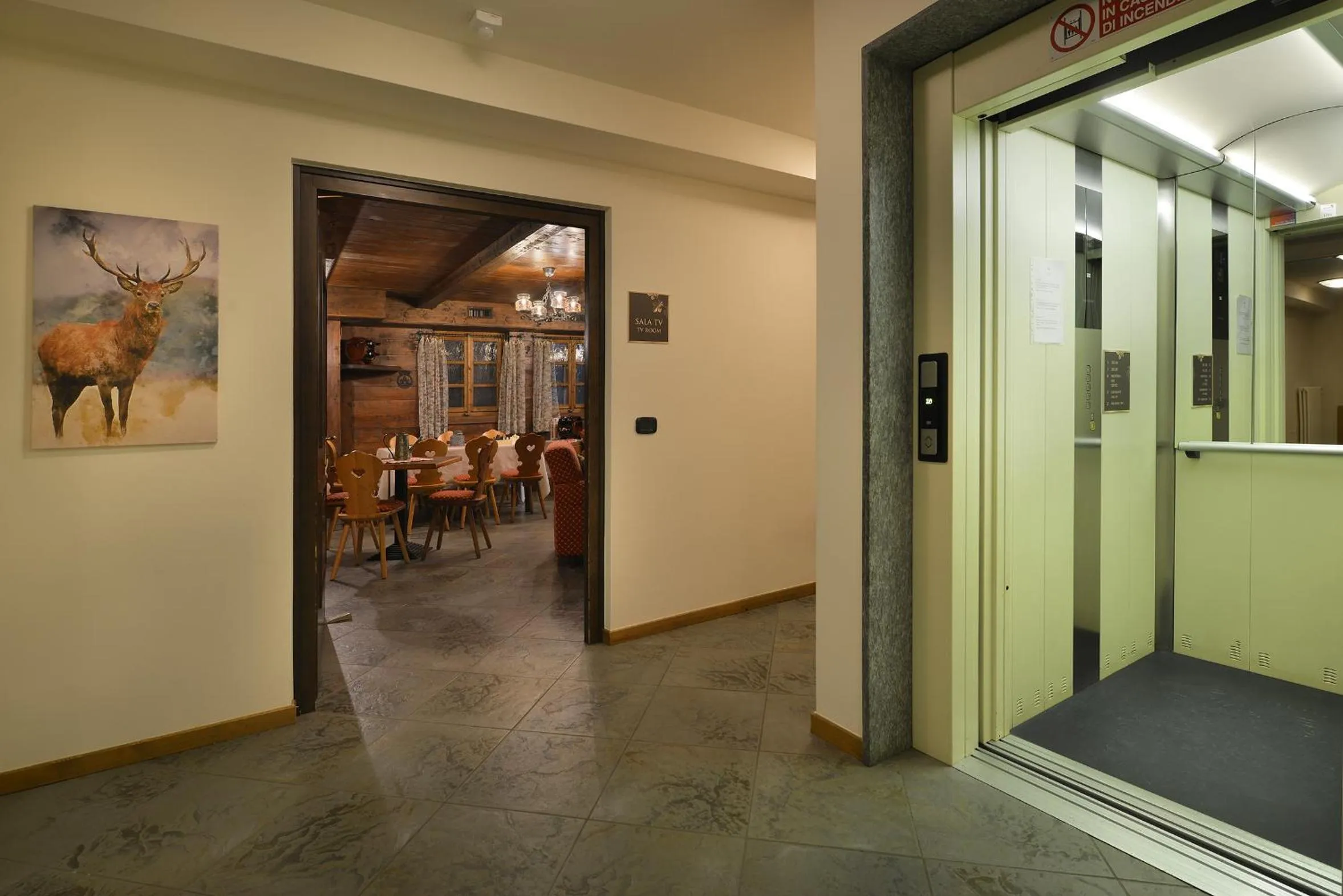 elevator in Hotel Primula