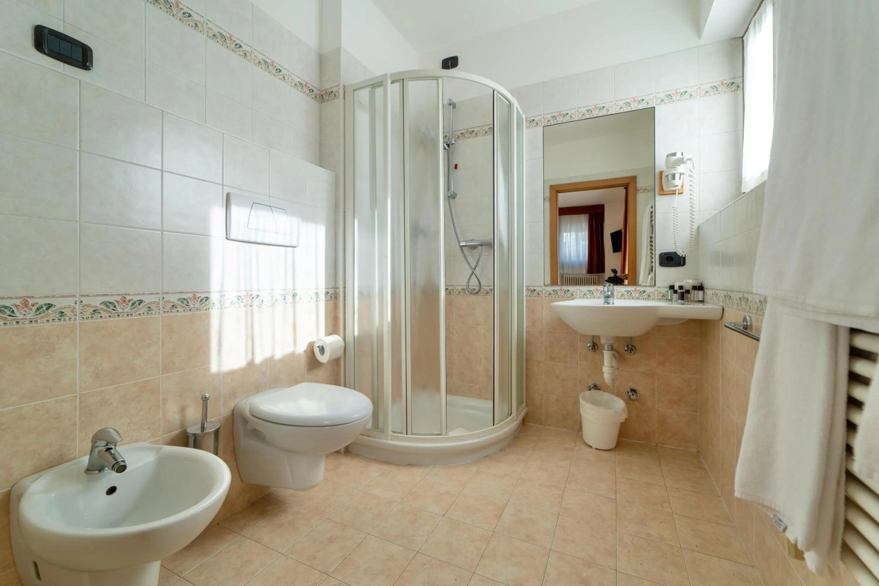 Shower in Hotel Primula