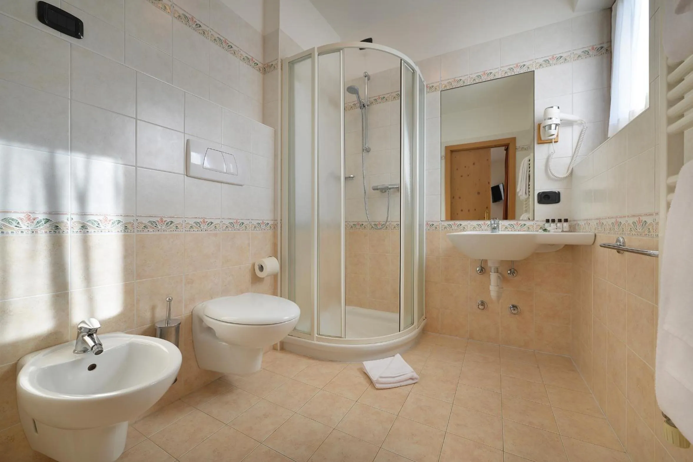 Shower in Hotel Primula