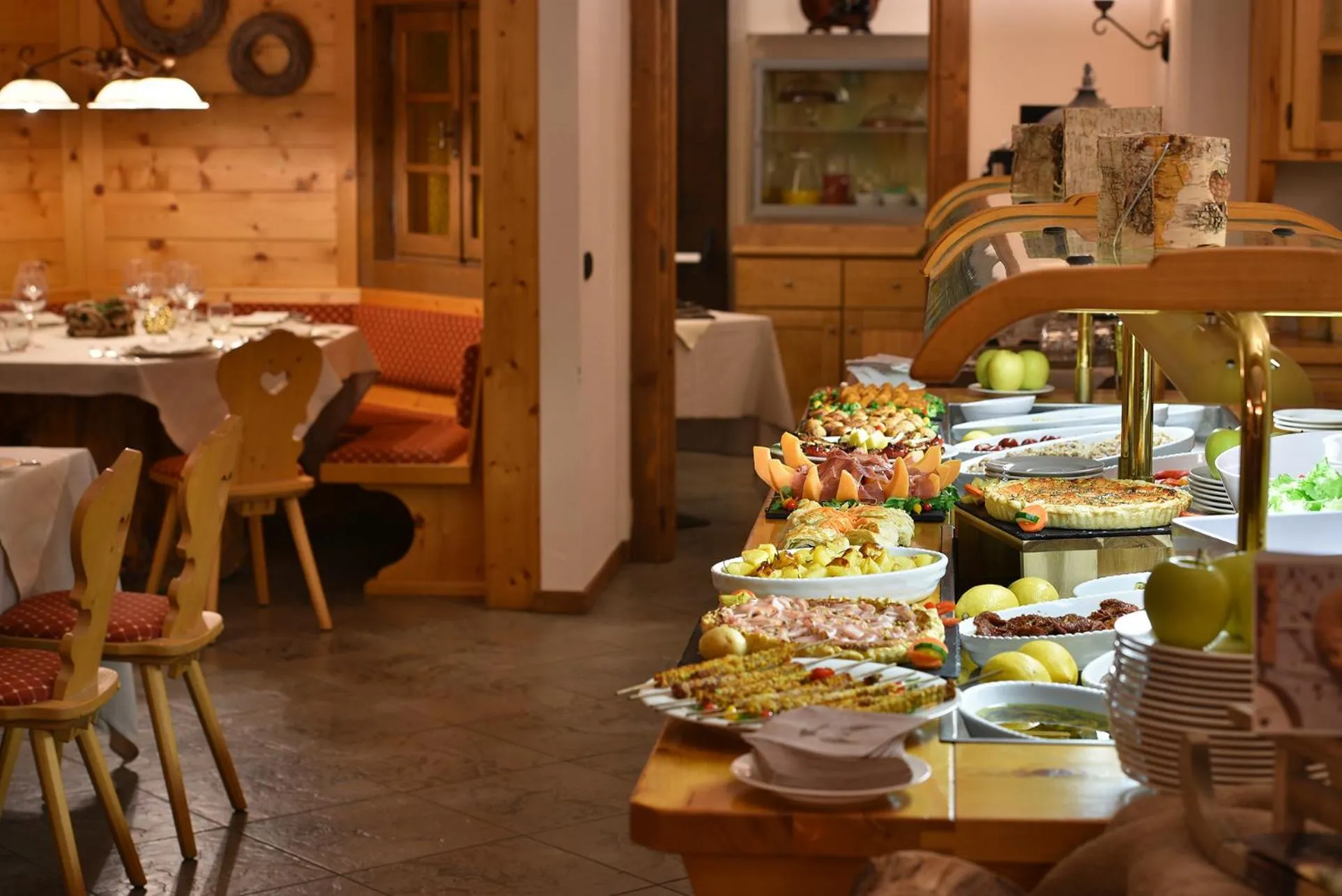 Restaurant/places to eat in Hotel Primula