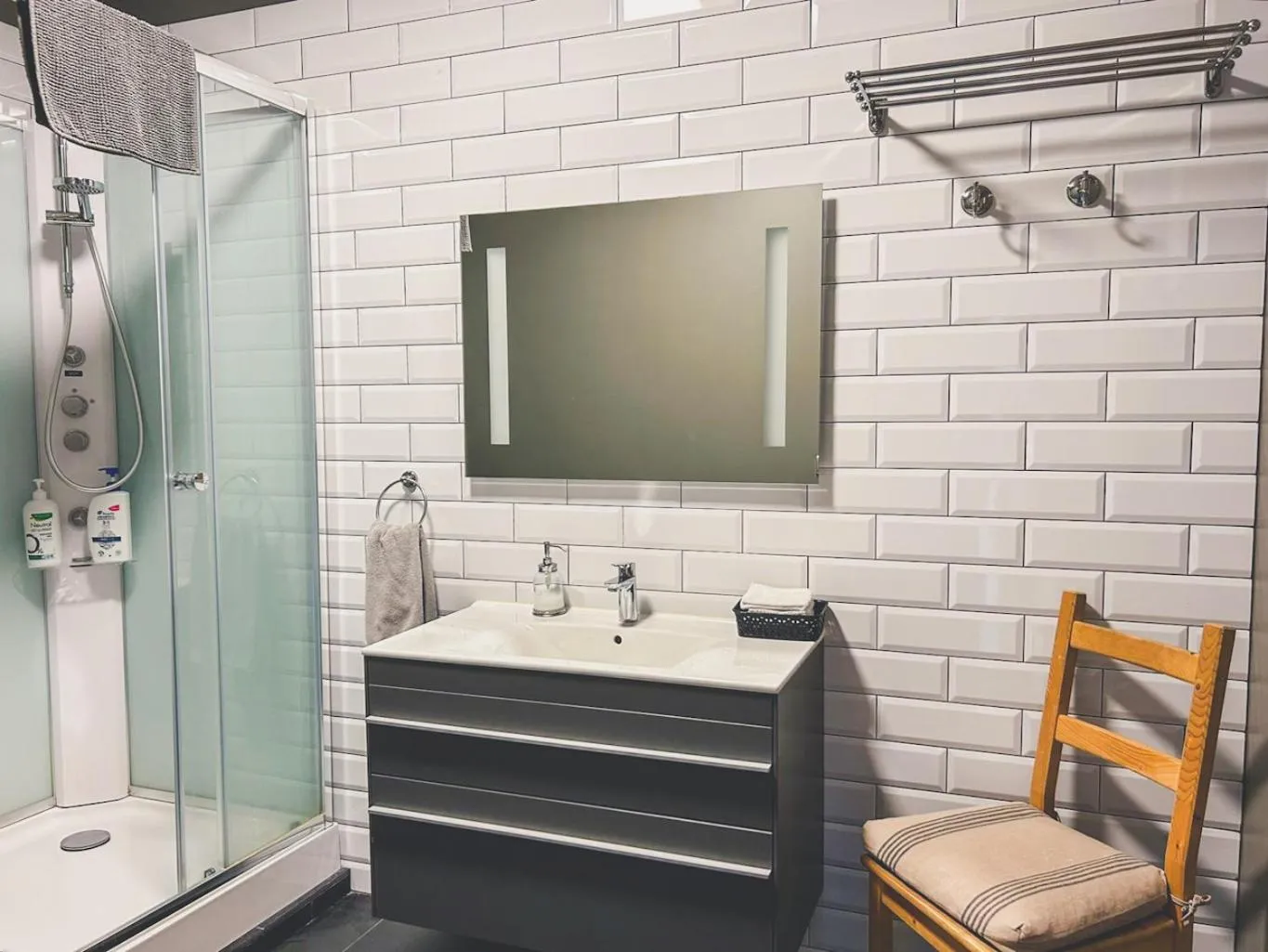 Shower in Ármót Guesthouse