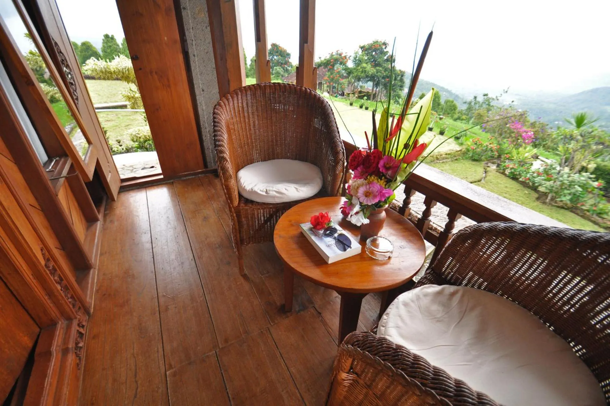 Balcony/Terrace in Puri Lumbung Cottages Restaurant & Spa Munduk