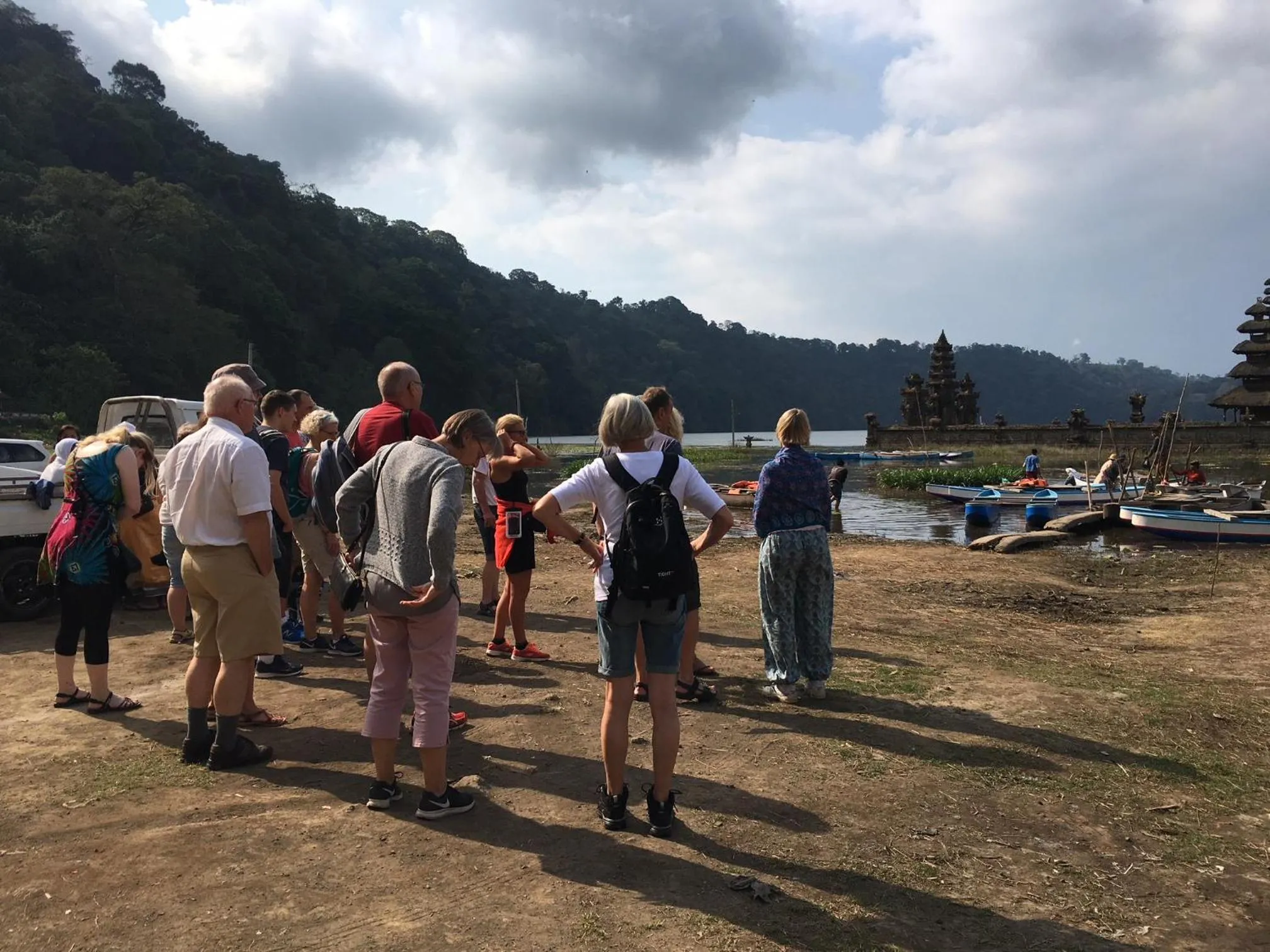 Canoeing in Puri Lumbung Cottages Restaurant & Spa Munduk