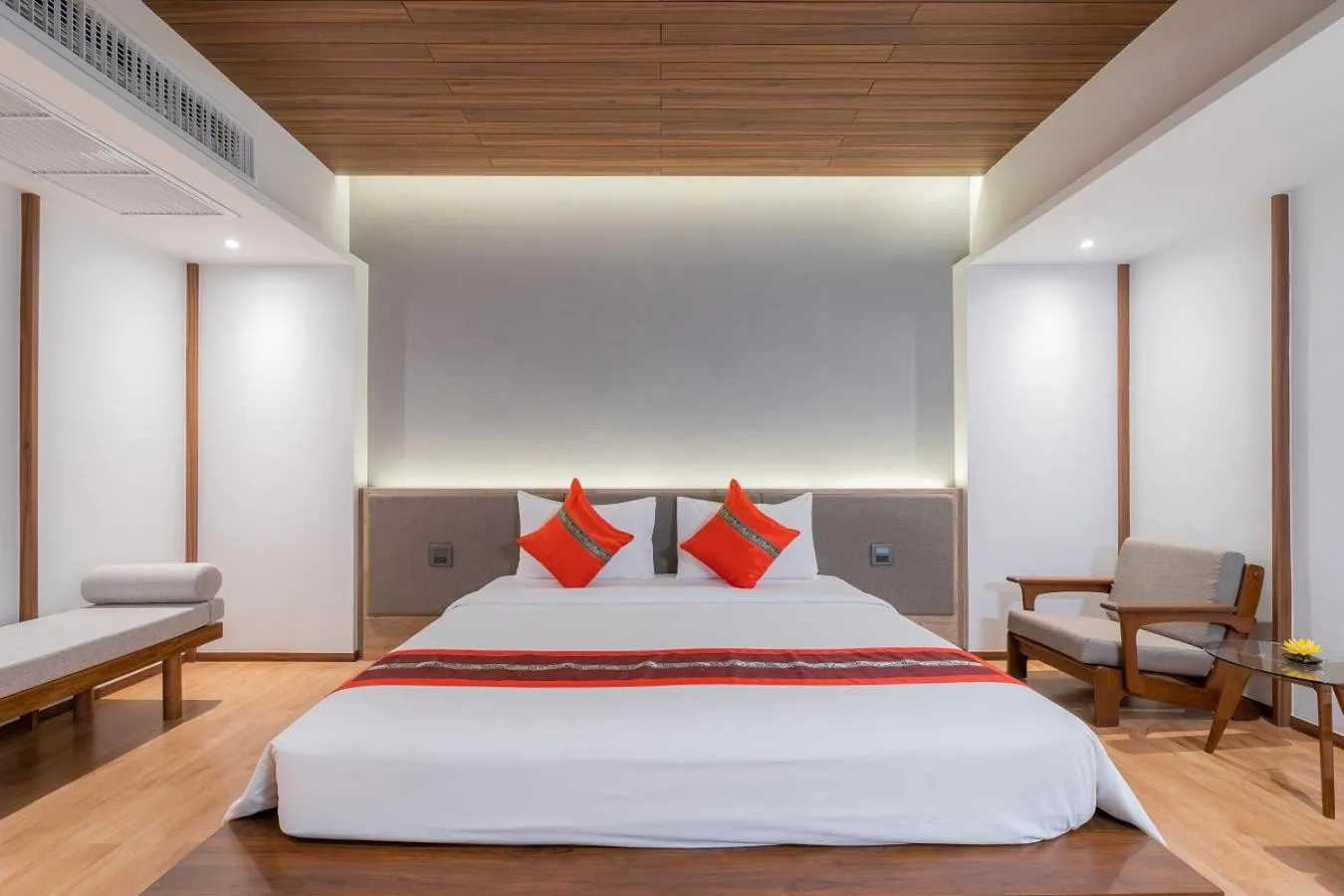 Bed in True Siam Phayathai Hotel