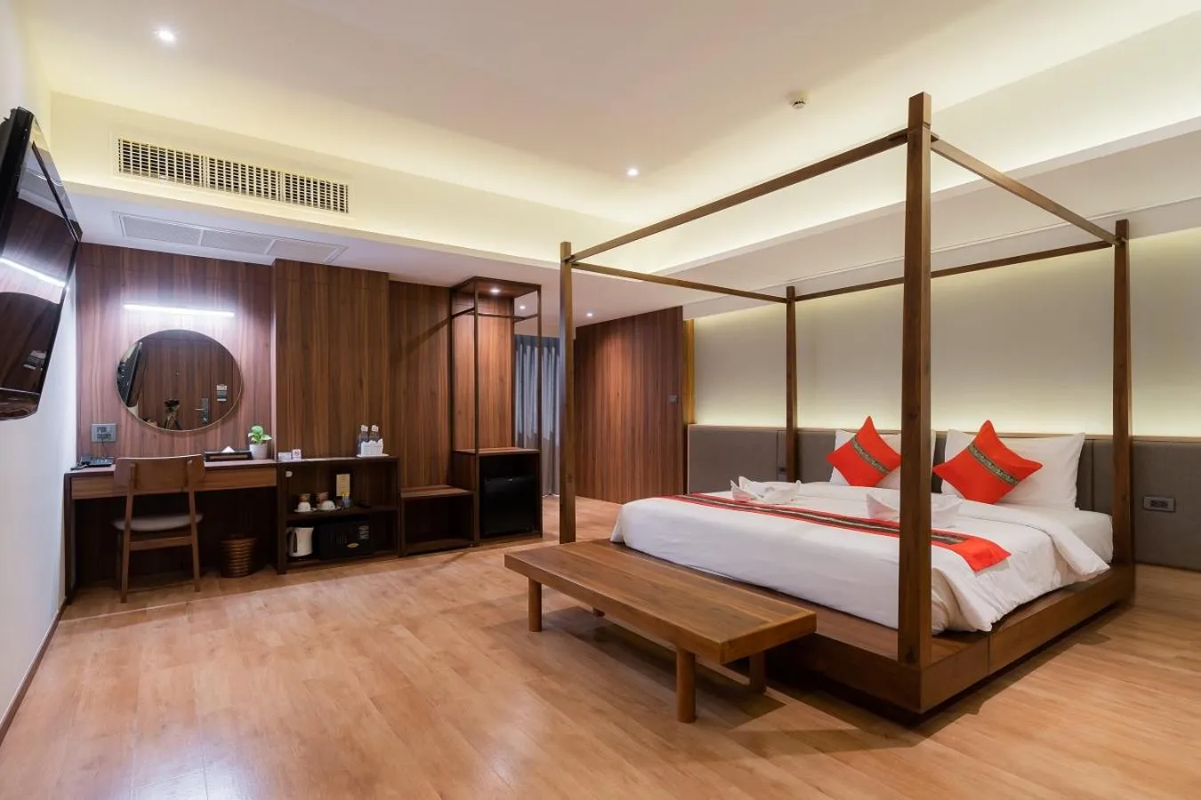 Photo of the whole room, Bed in True Siam Phayathai Hotel