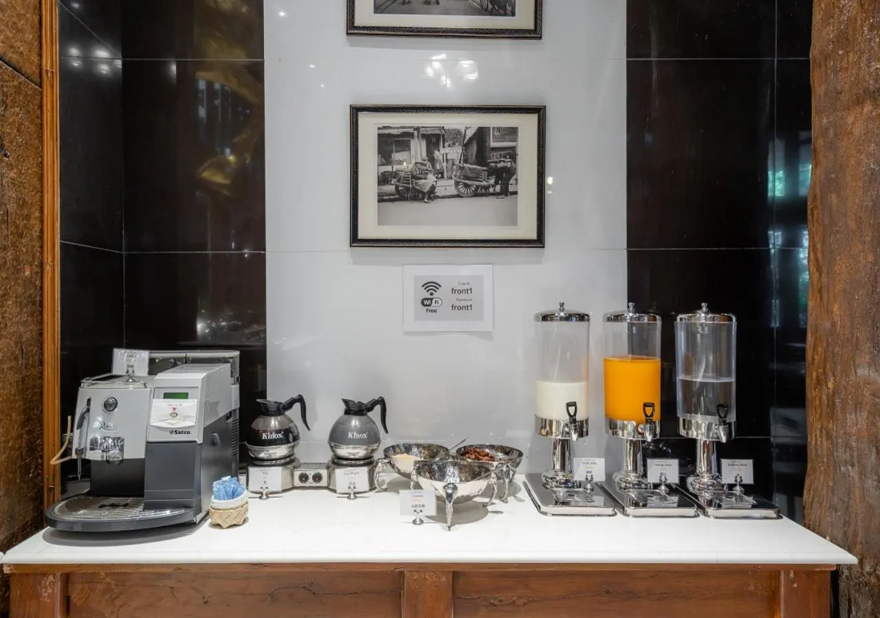 Food and drinks in True Siam Phayathai Hotel