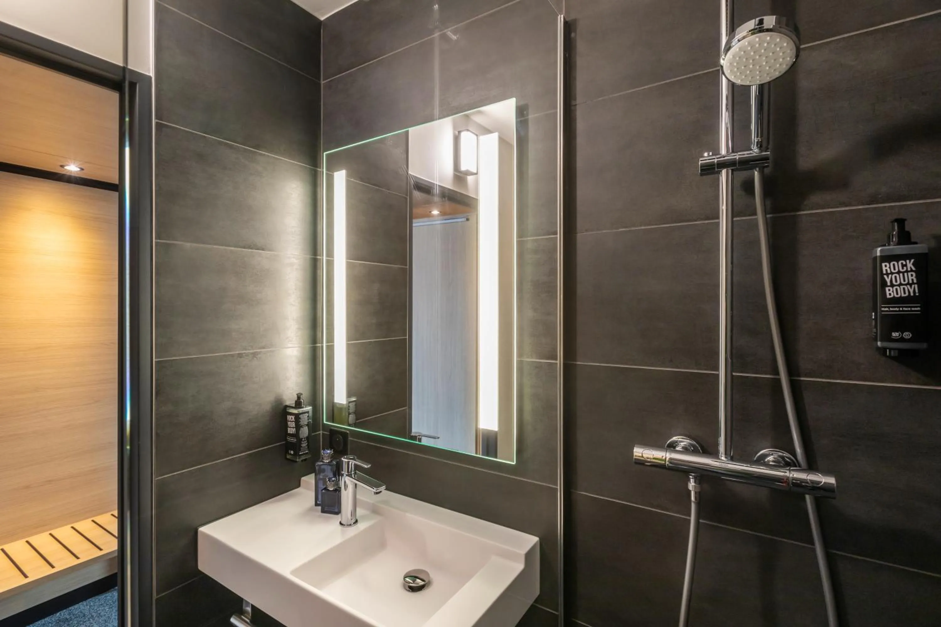 Shower in ibis Nancy Centre Stanislas