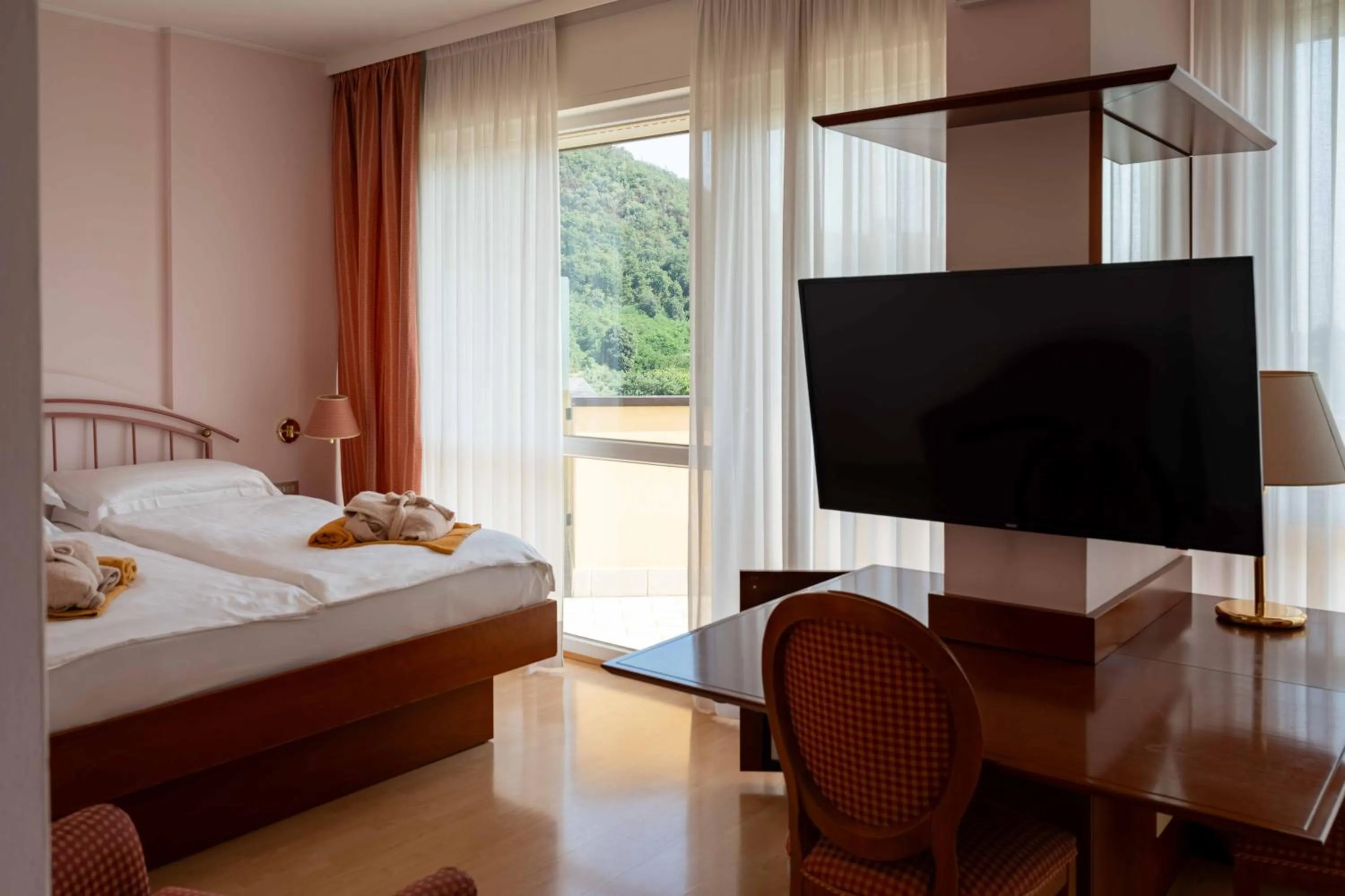 Photo of the whole room, Bed in Hotel Terme Leonardo