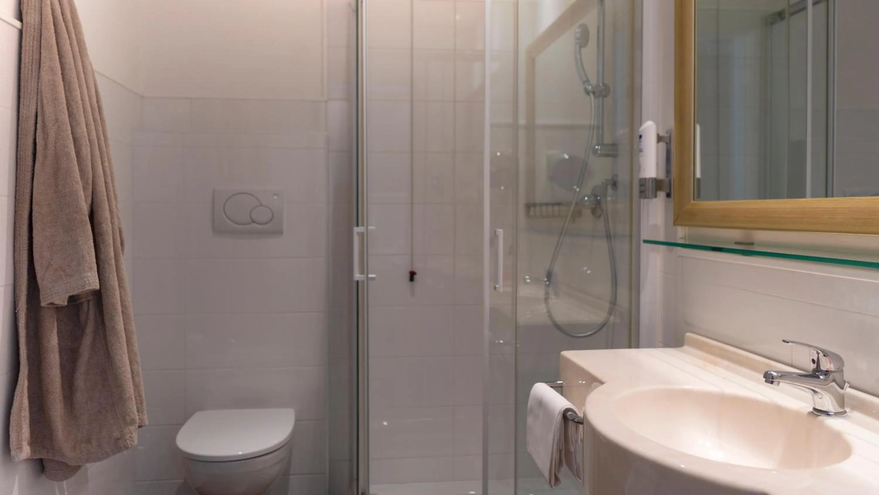 Bathroom in Hotel Terme Leonardo