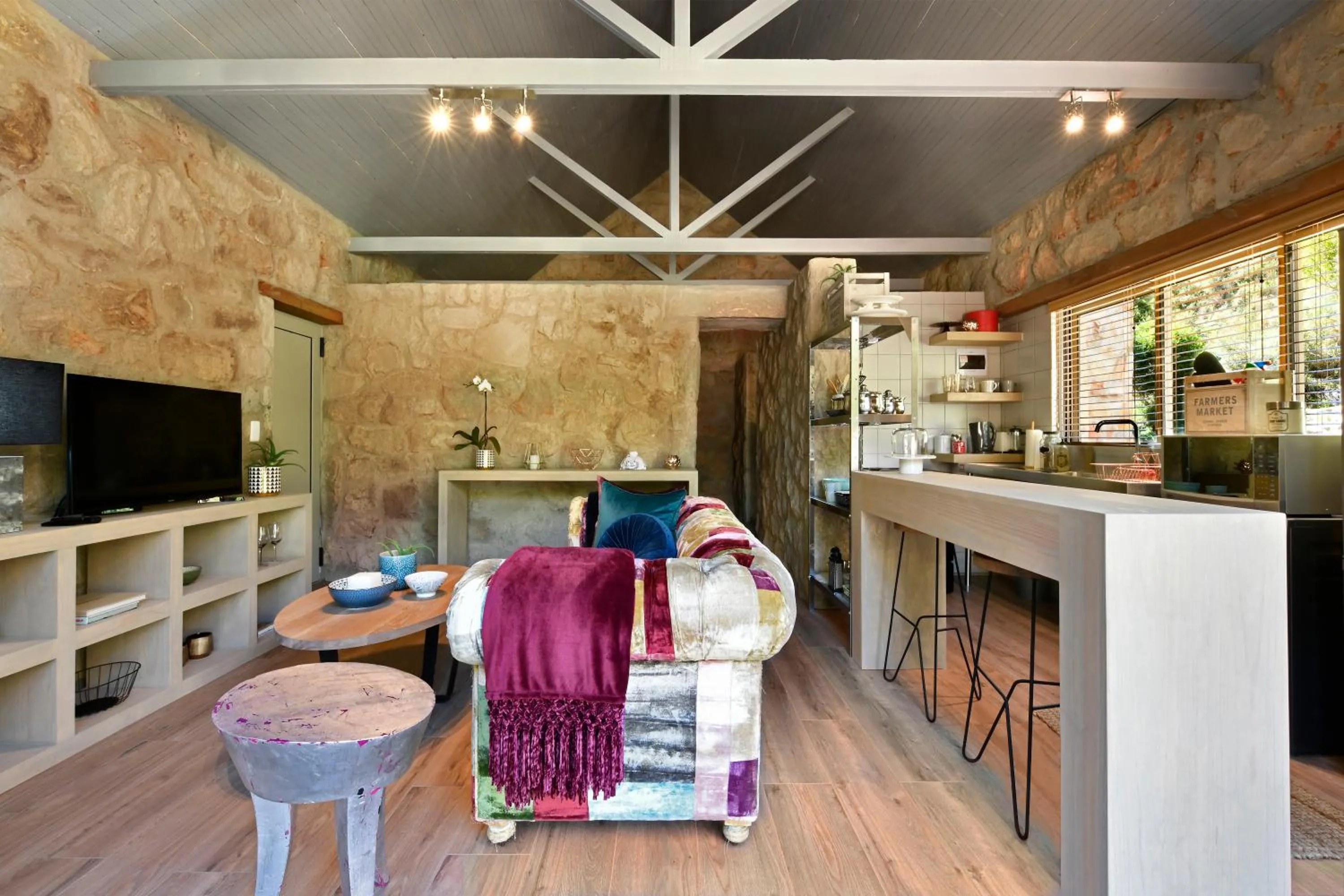 Living room in Umami Mountain Retreat