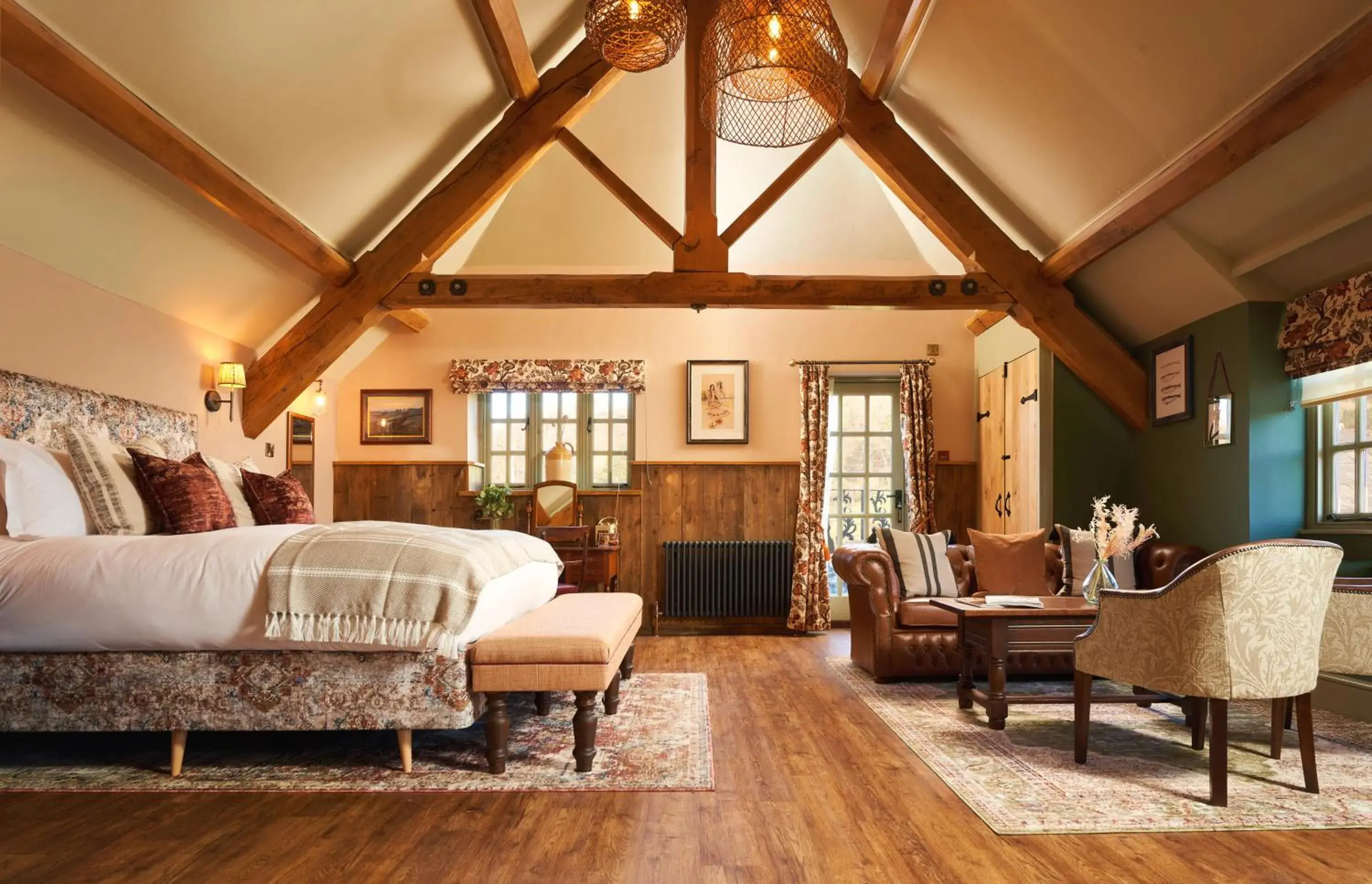 Deluxe Double Room in The Masons Arms Deluxe Double Room in The Masons Arms