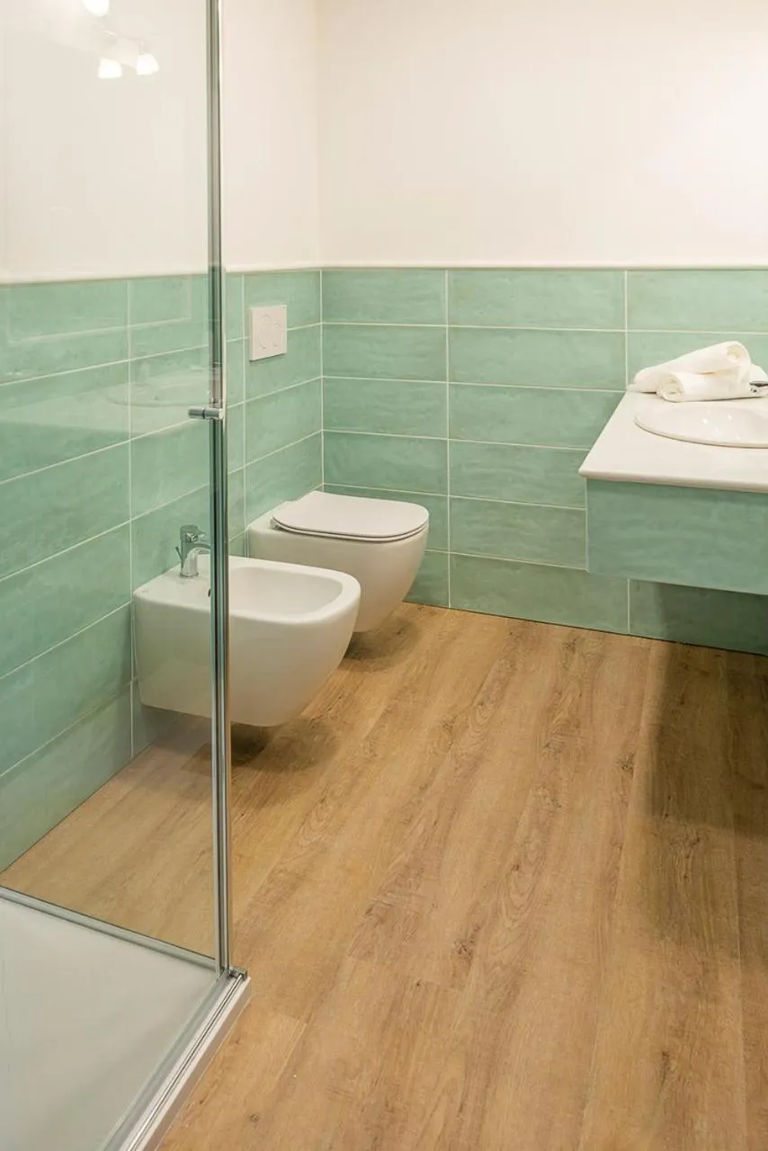 Shower in Hotel Centrale