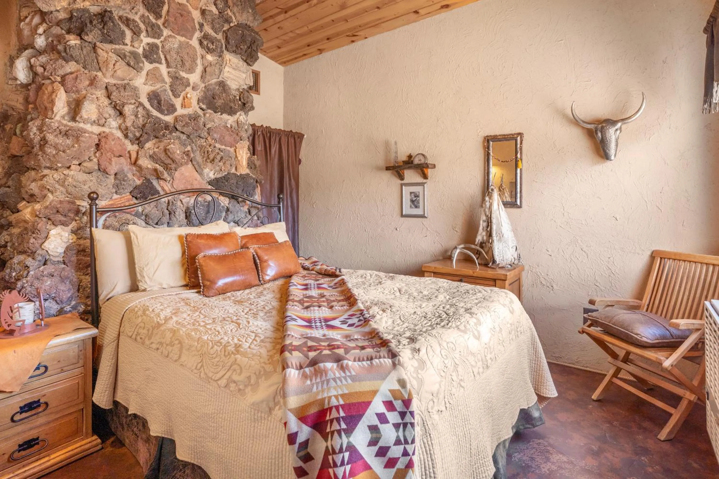 Bedroom, Bed in Zion Villa True North