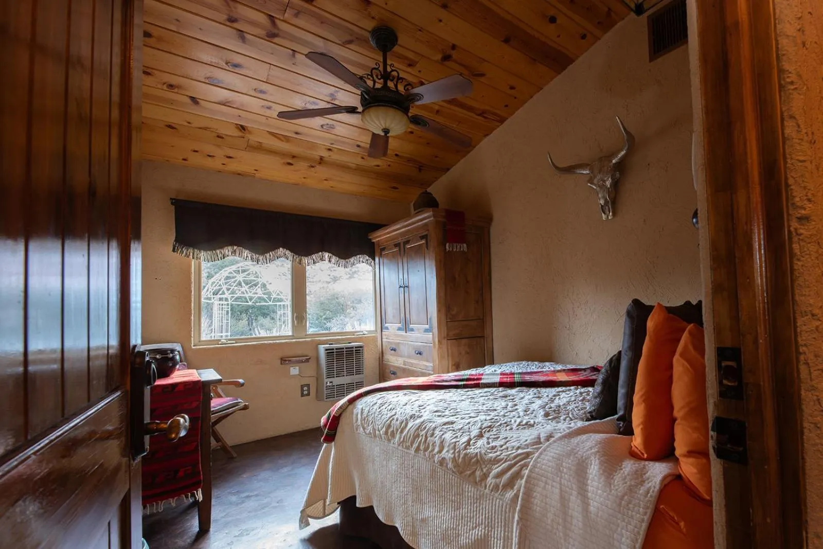 Bed in Zion Villa True North