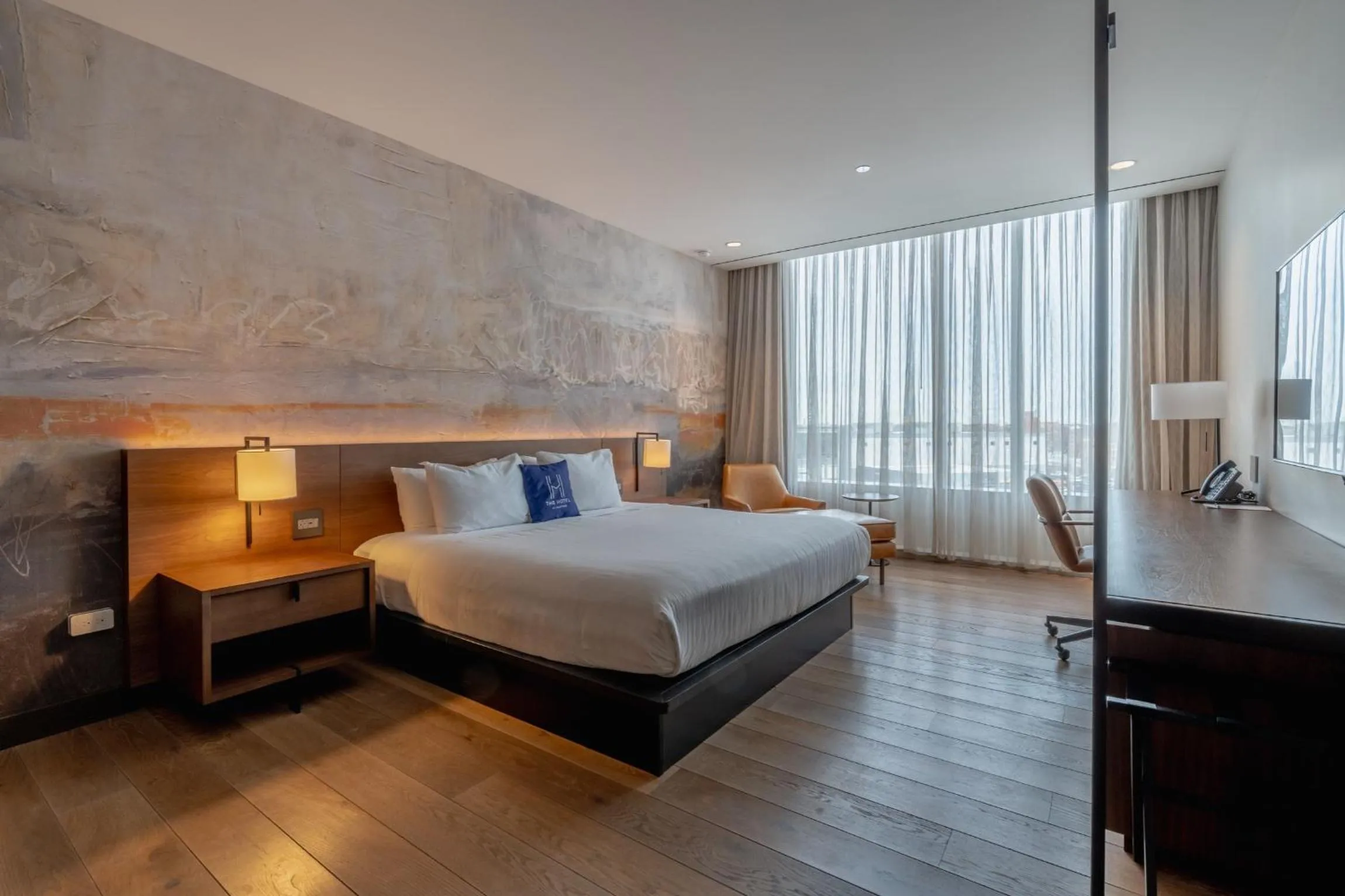 Bed in The Hotel & Athletic Club at Midtown