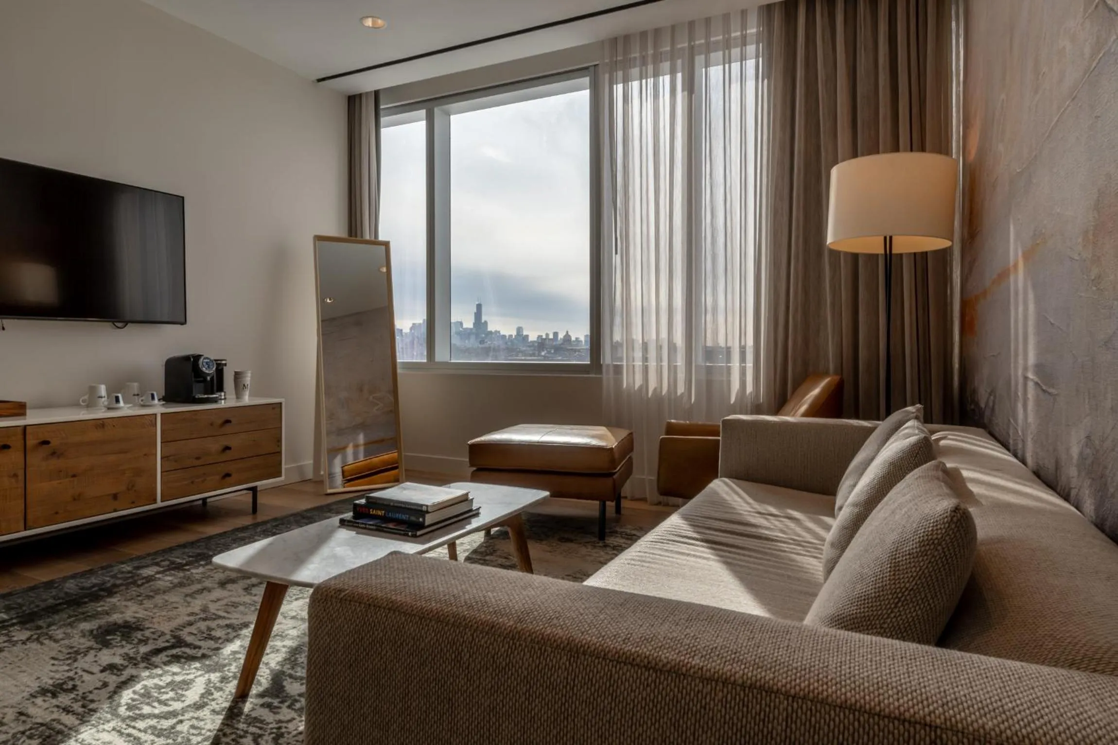 Living room in The Hotel & Athletic Club at Midtown