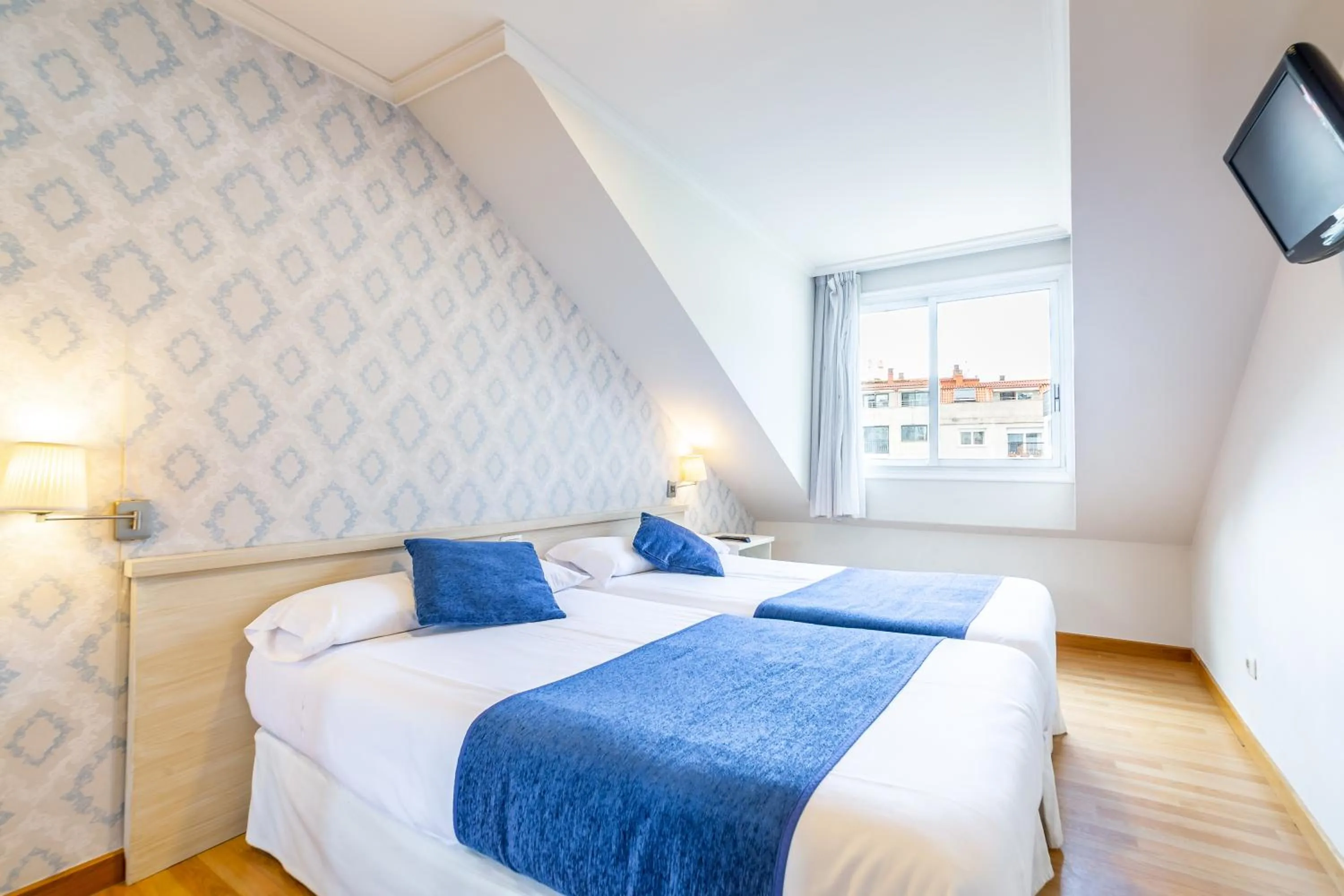 Bed in Hotel Atlántico Vigo