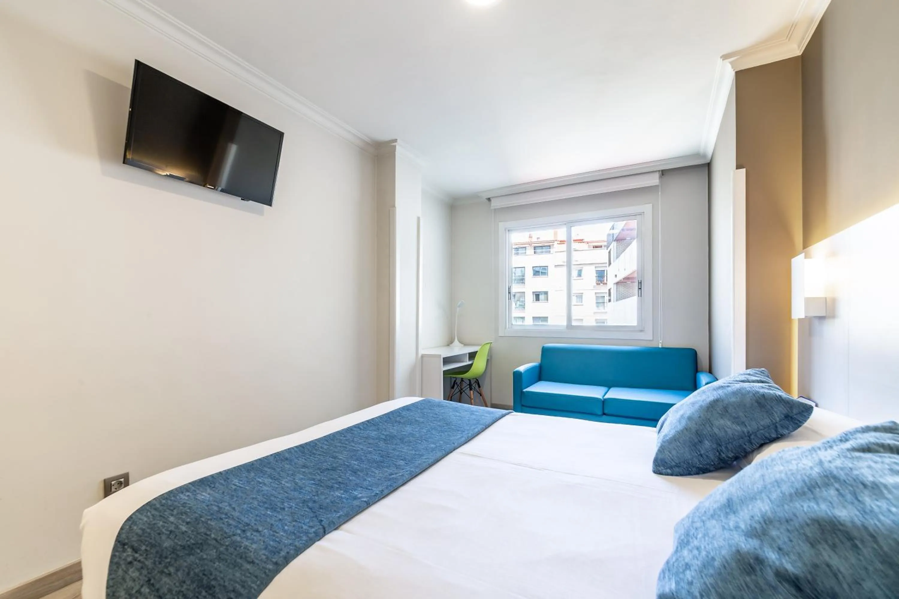 TV and multimedia, Bed in Hotel Atlántico Vigo