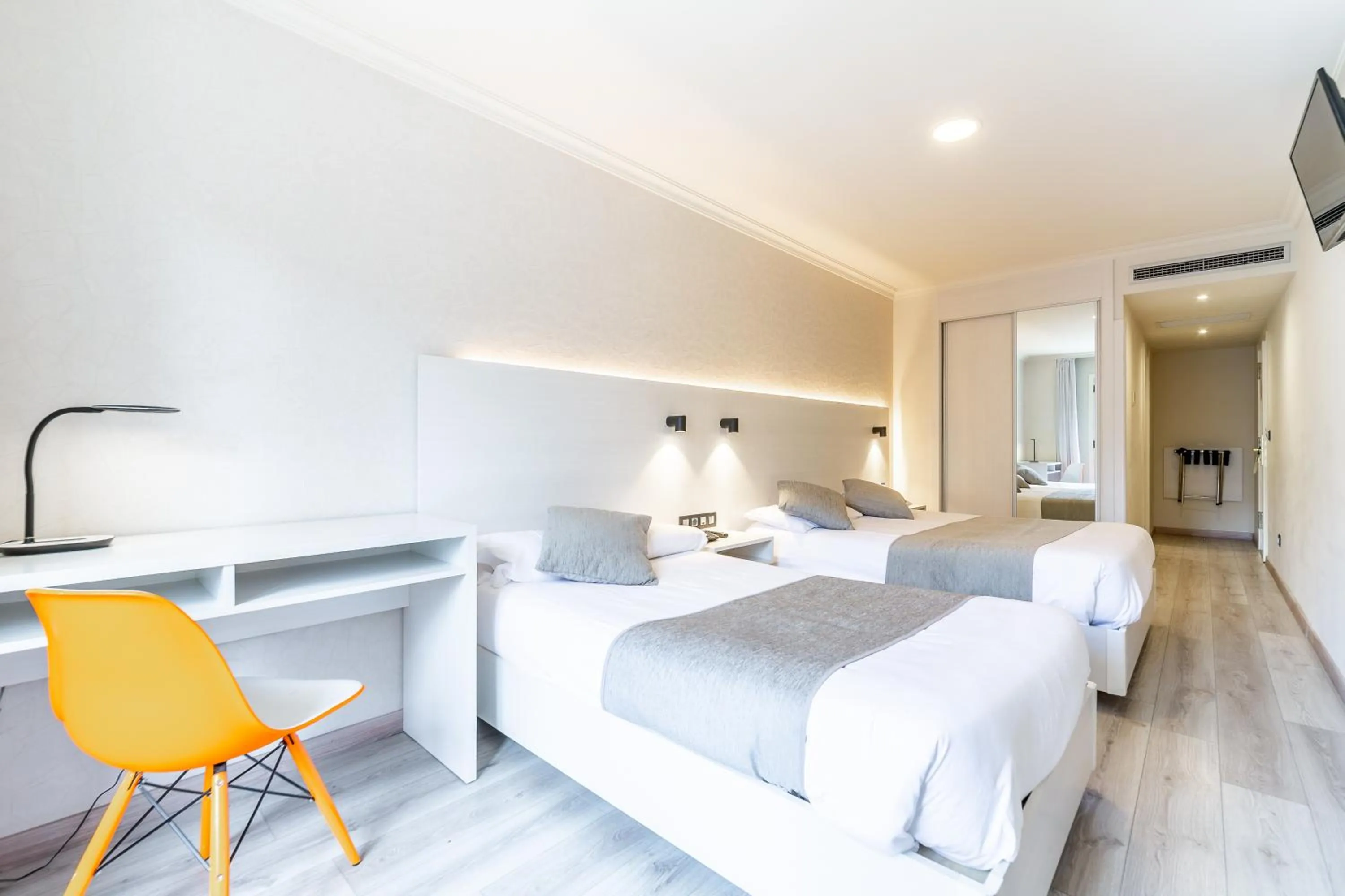 Bed in Hotel Atlántico Vigo