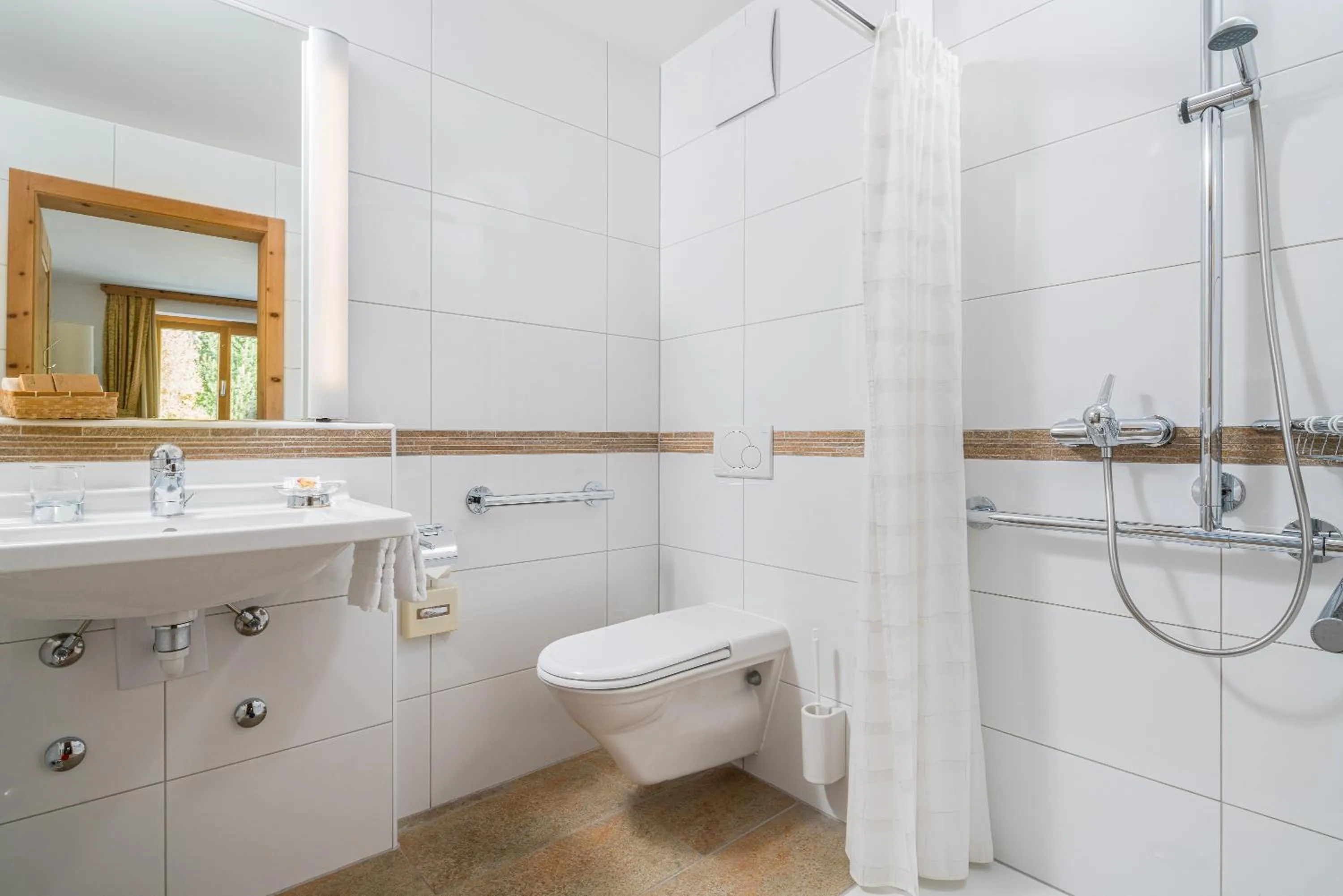 Shower in Hotel Seraina