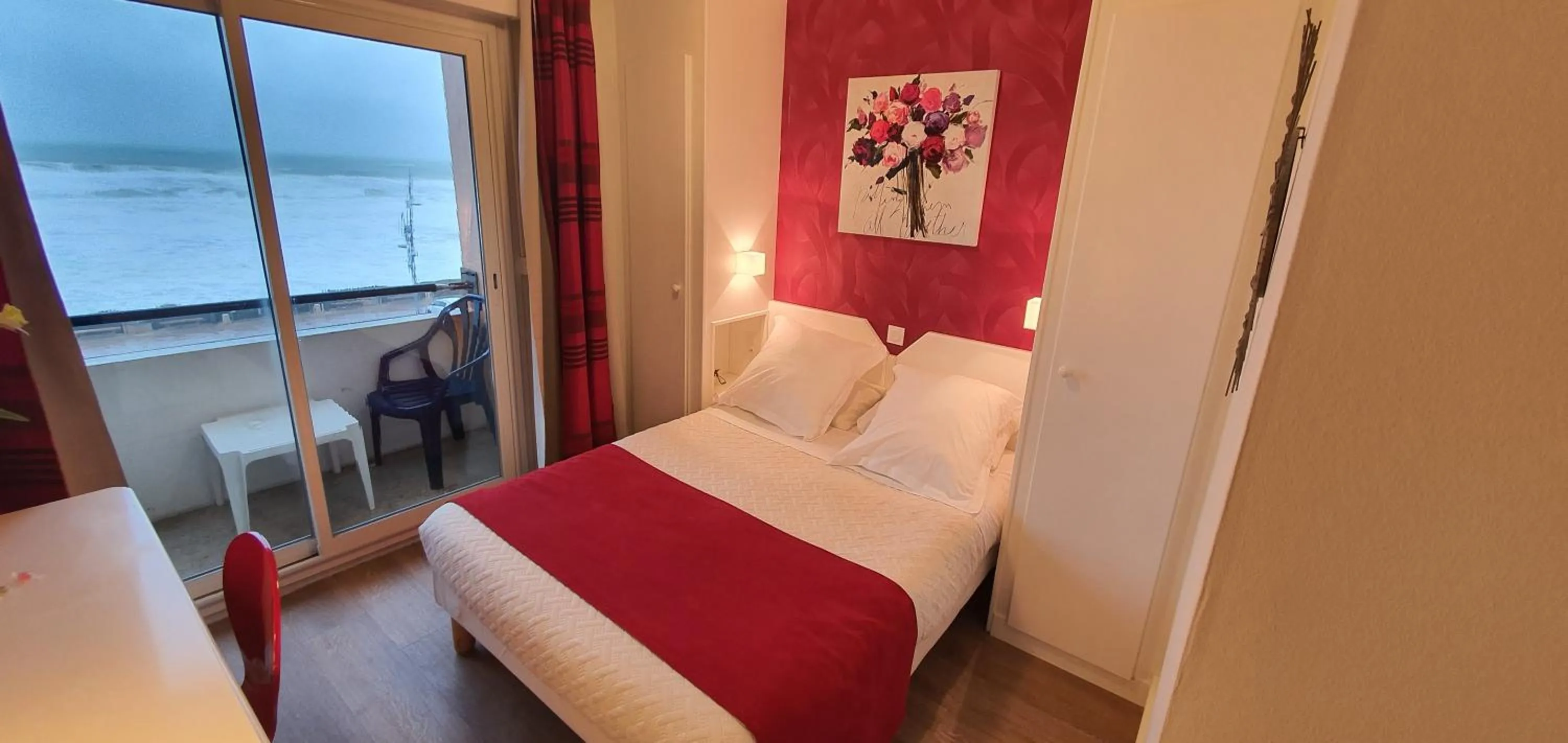 Bed in Hotel Cote d'Argent