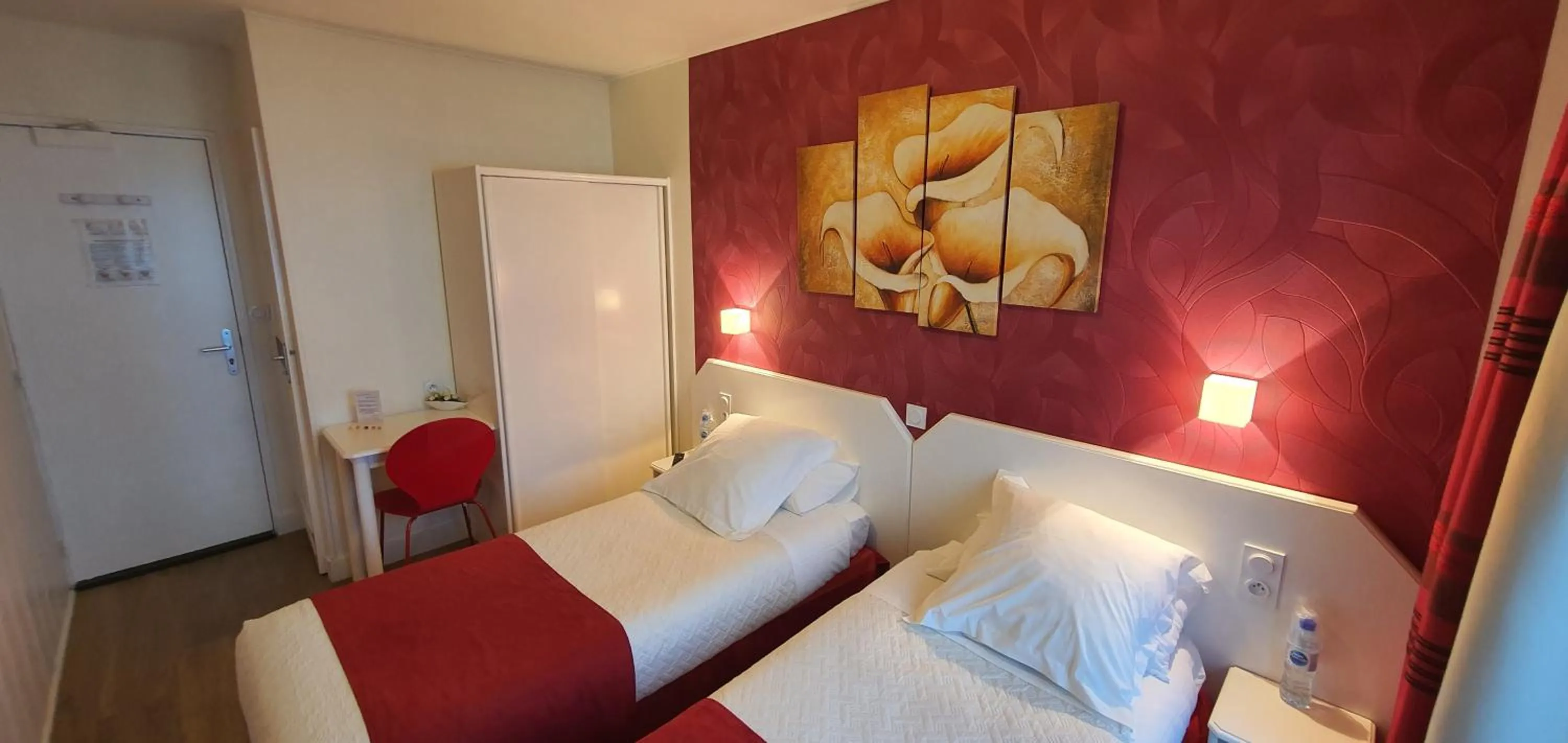 Bed in Hotel Cote d'Argent