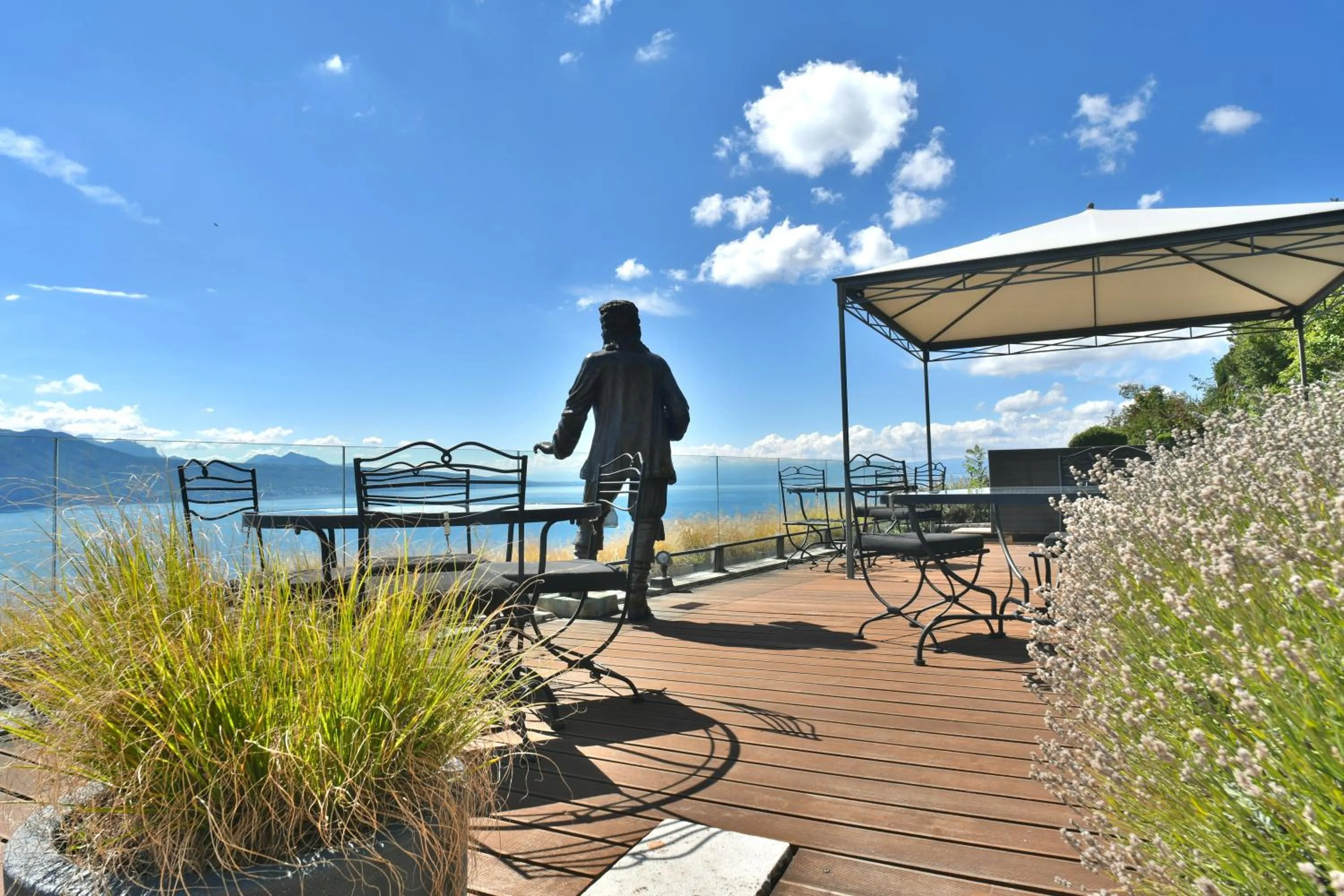 Patio in Baron Tavernier Hotel Restaurant & SPA
