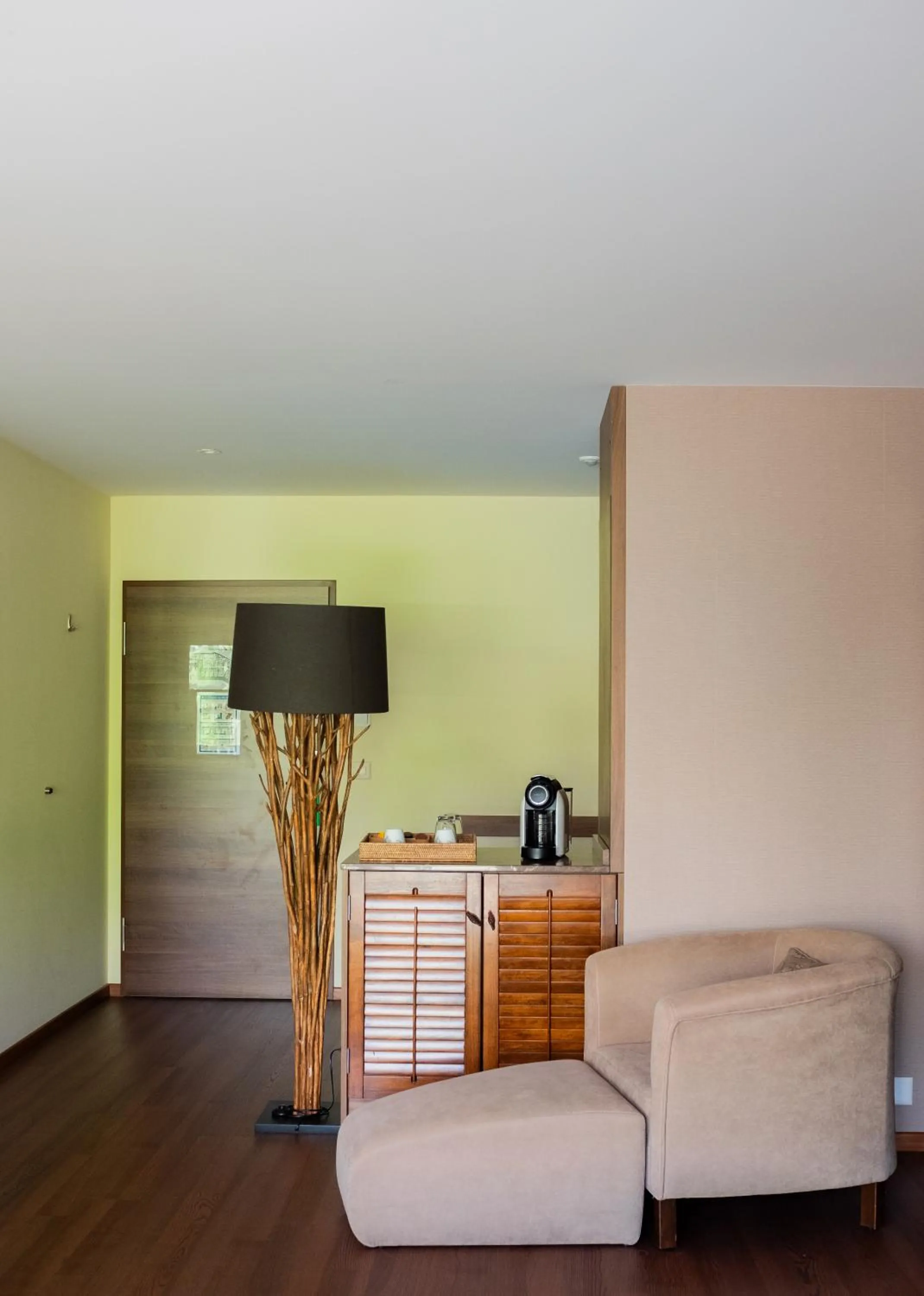 TV and multimedia in Baron Tavernier Hotel Restaurant & SPA