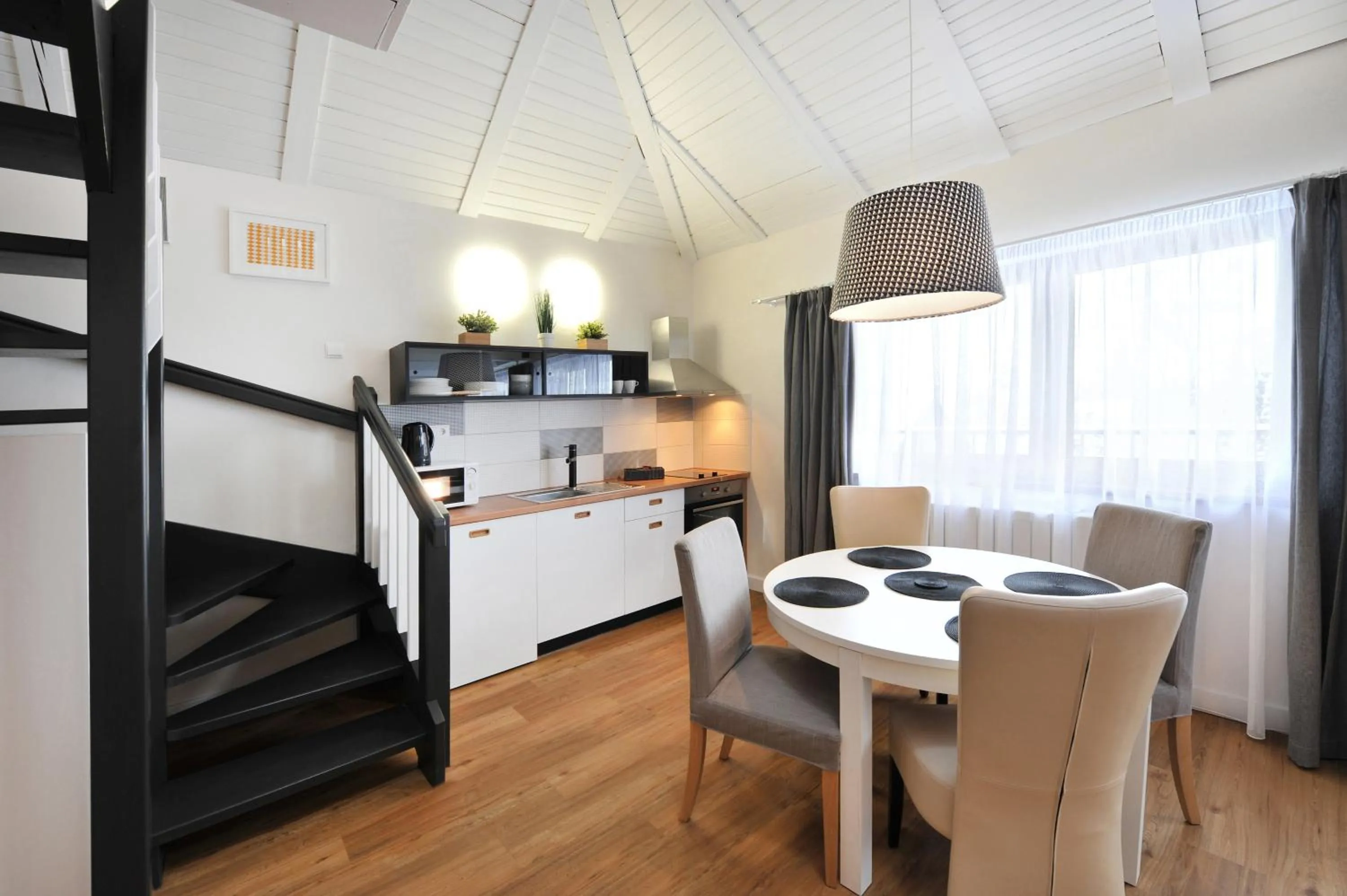 Photo of the whole room in APLEND Vila Beatrice