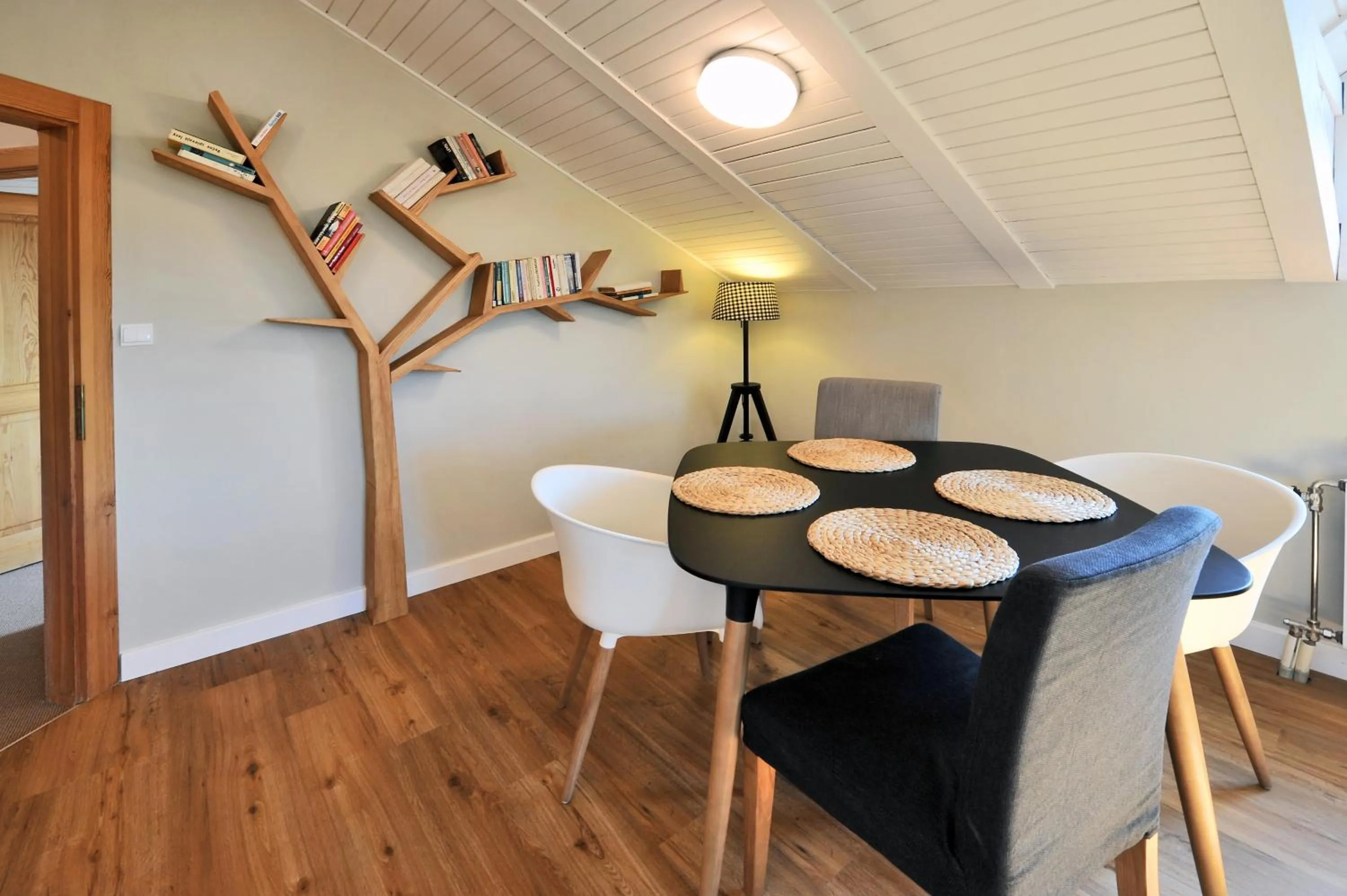 Photo of the whole room in APLEND Vila Beatrice