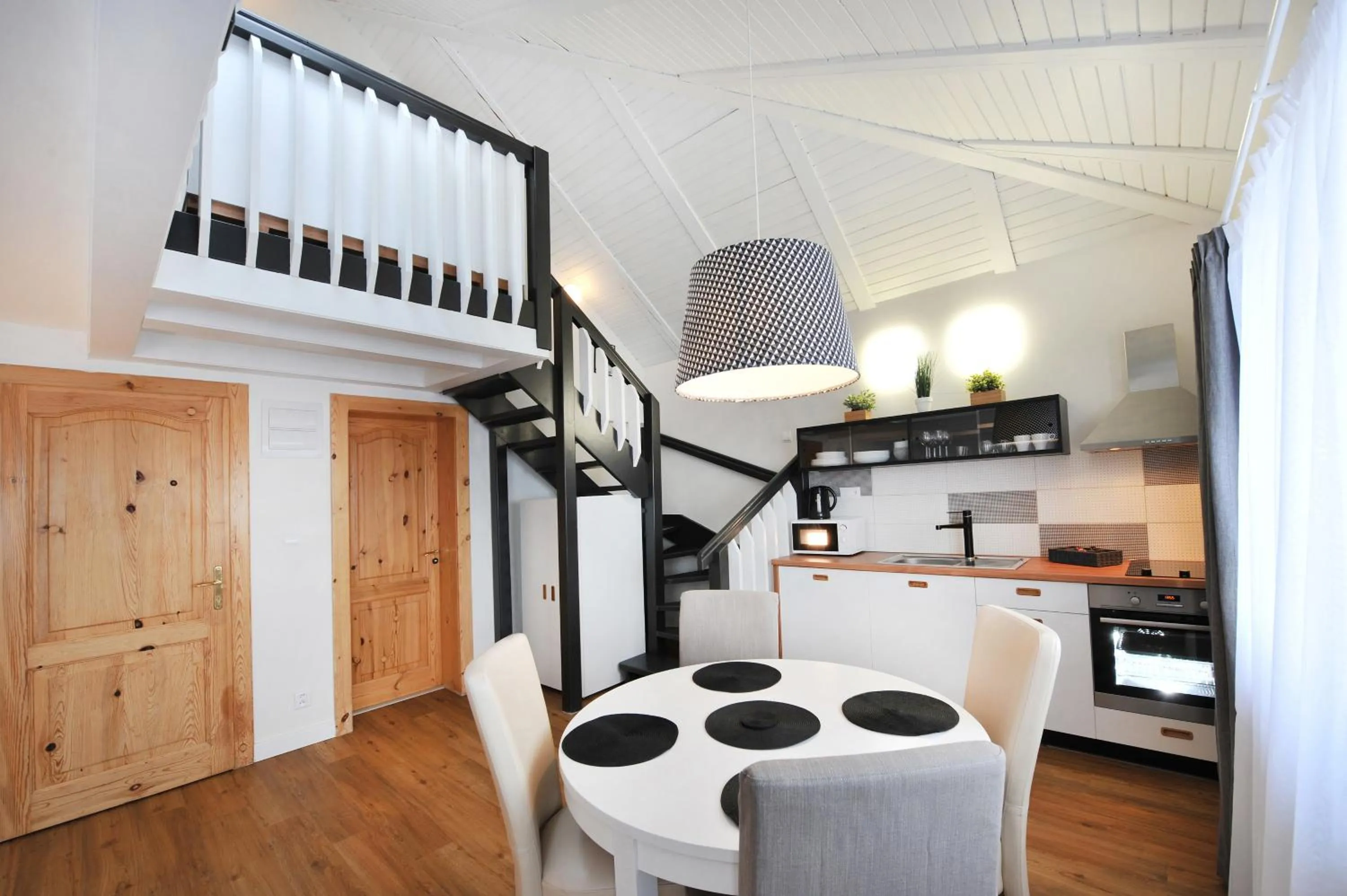 Photo of the whole room in APLEND Vila Beatrice