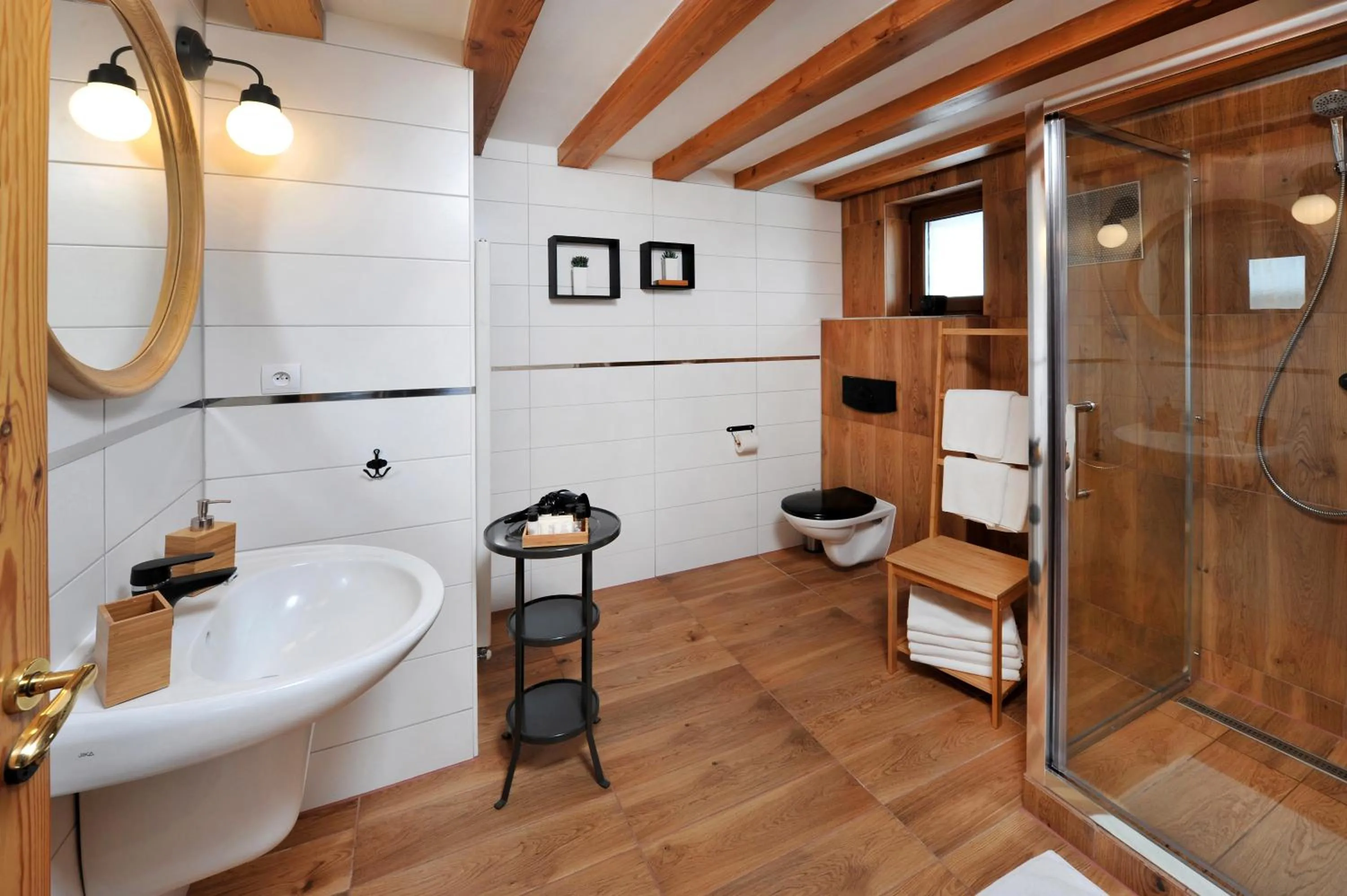 Photo of the whole room in APLEND Vila Beatrice