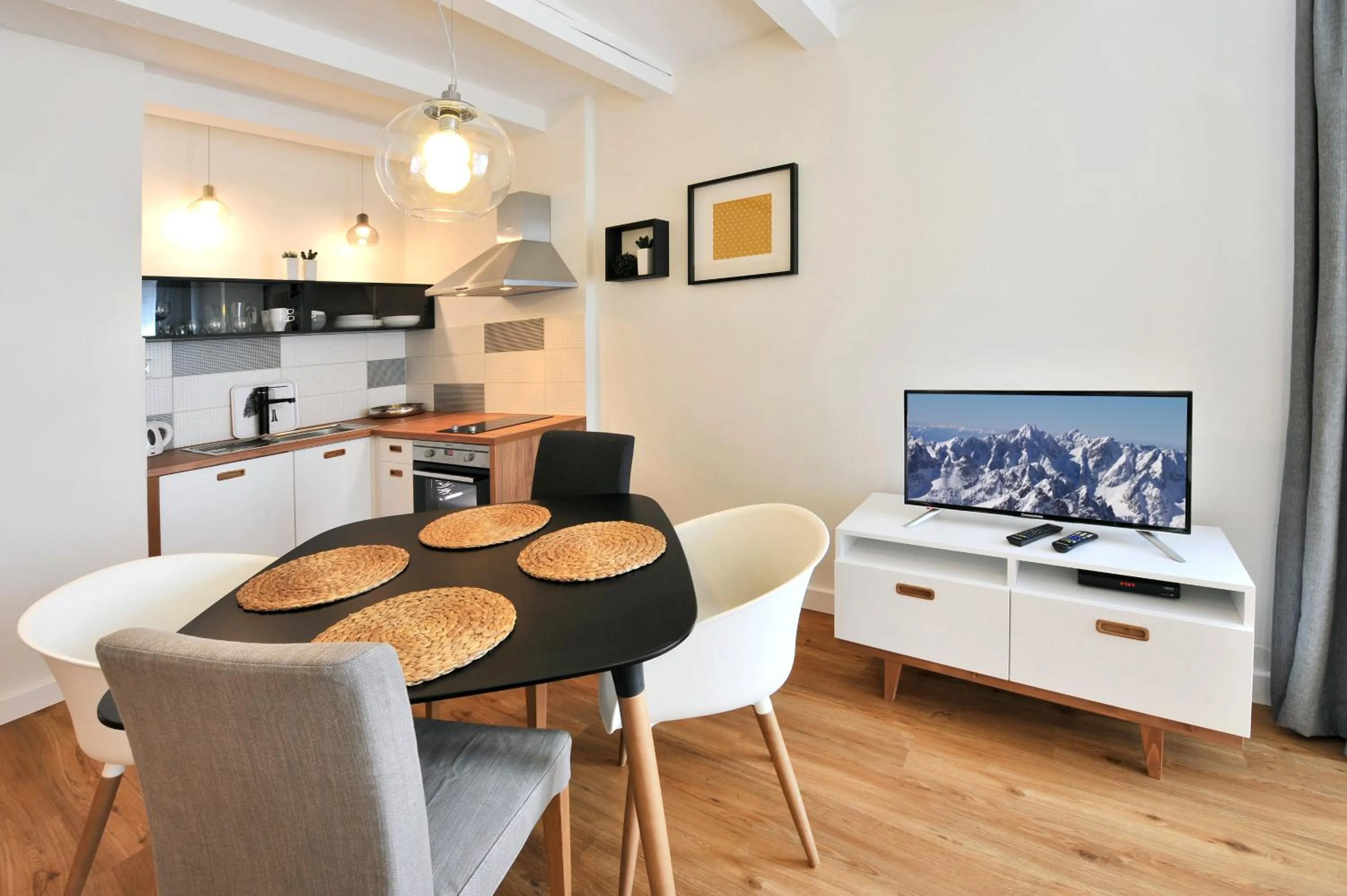 Photo of the whole room in APLEND Vila Beatrice