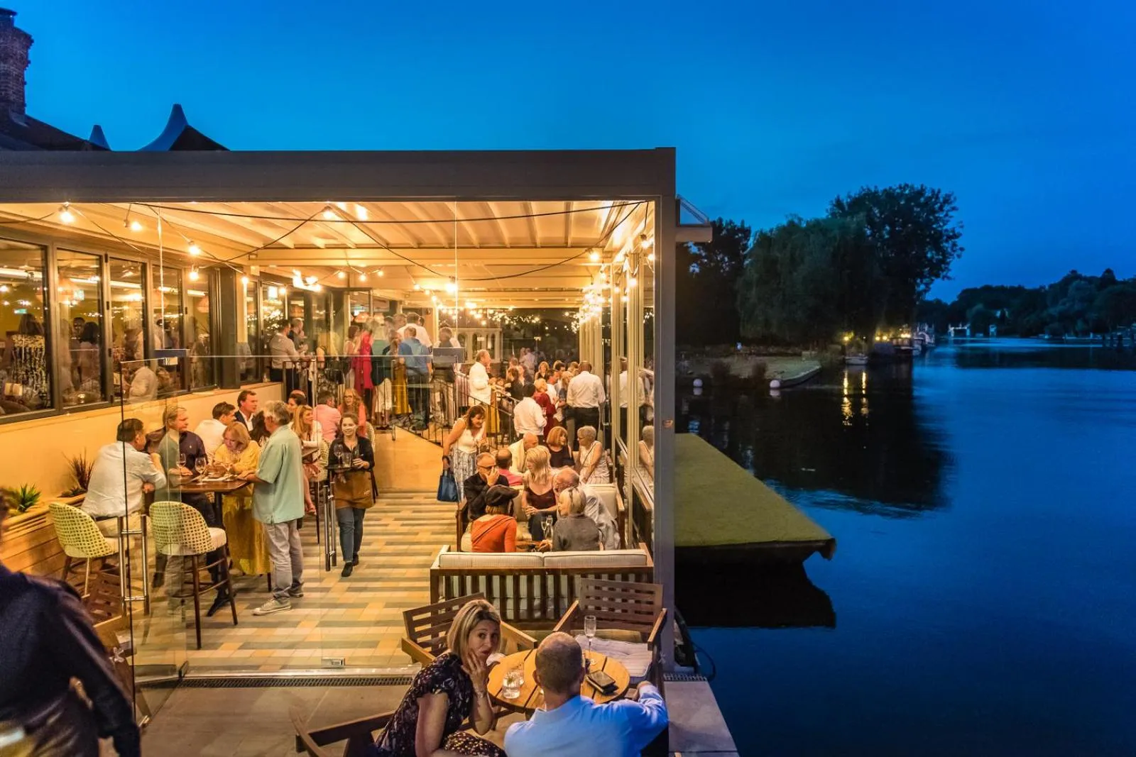 Restaurant/places to eat in The Swan, Streatley, Berkshire