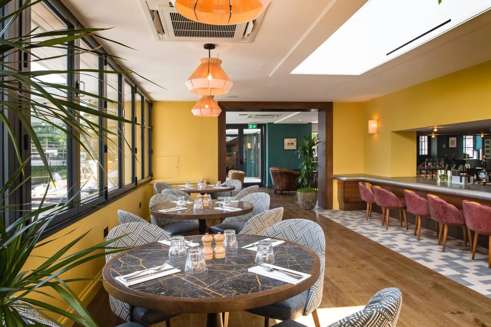 Restaurant/places to eat in The Swan, Streatley, Berkshire