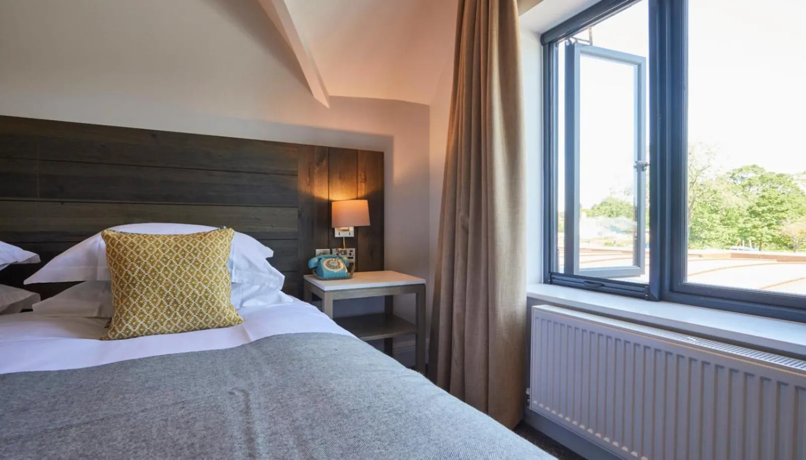 Bed in The Swan, Streatley, Berkshire