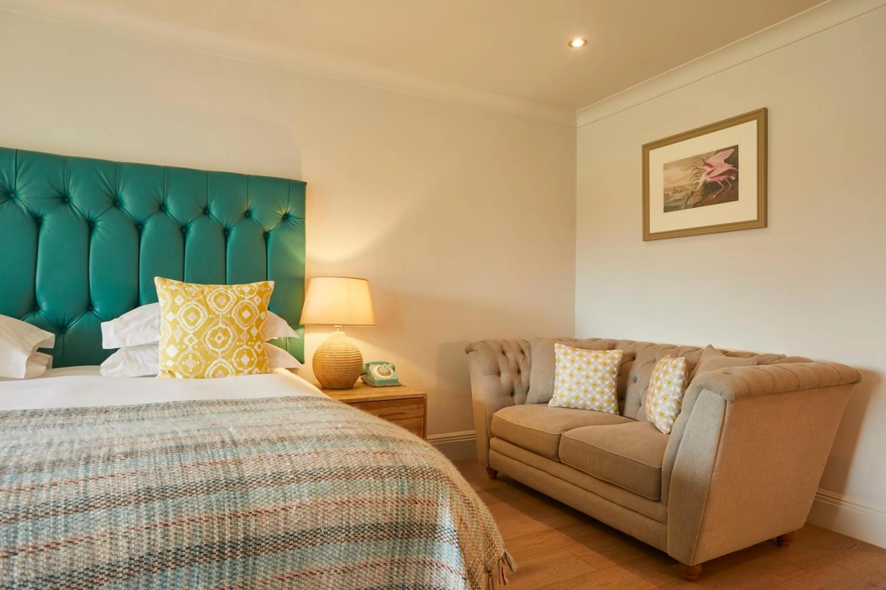 Bedroom, Bed in The Swan, Streatley, Berkshire