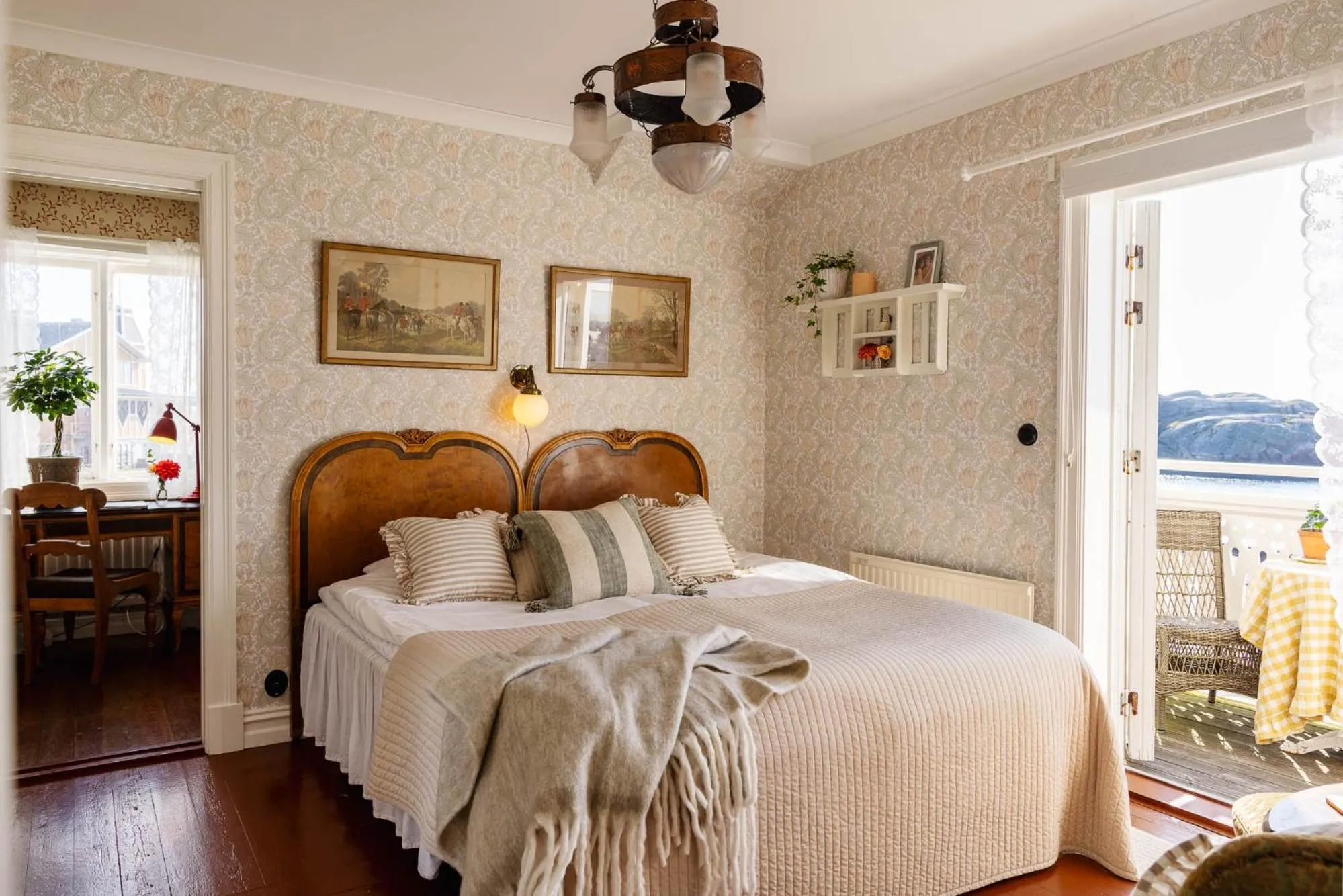 Property building, Bed in Strandvillan Hotell och Bed & Breakfast