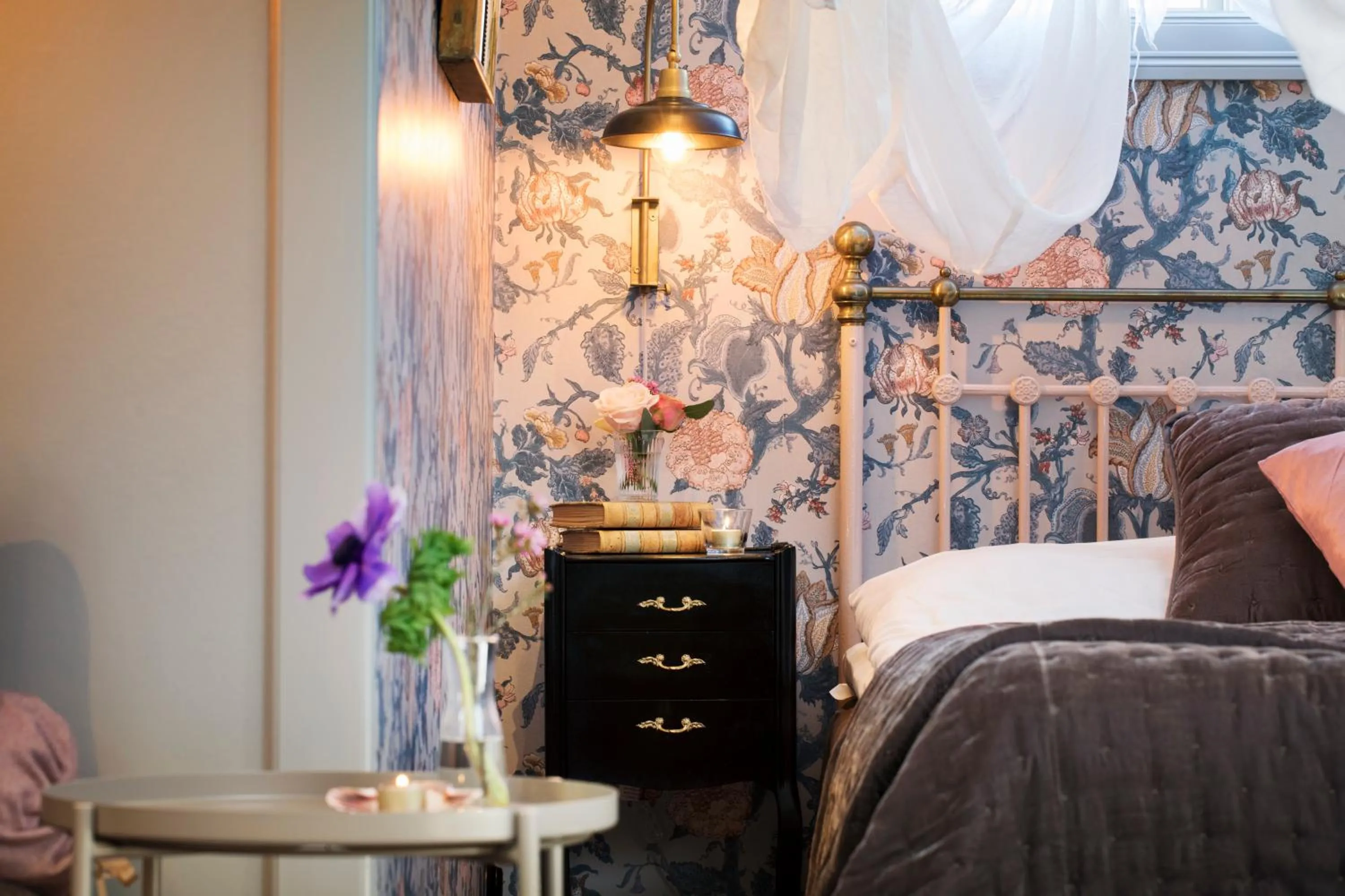 Bed in Strandvillan Hotell och Bed & Breakfast