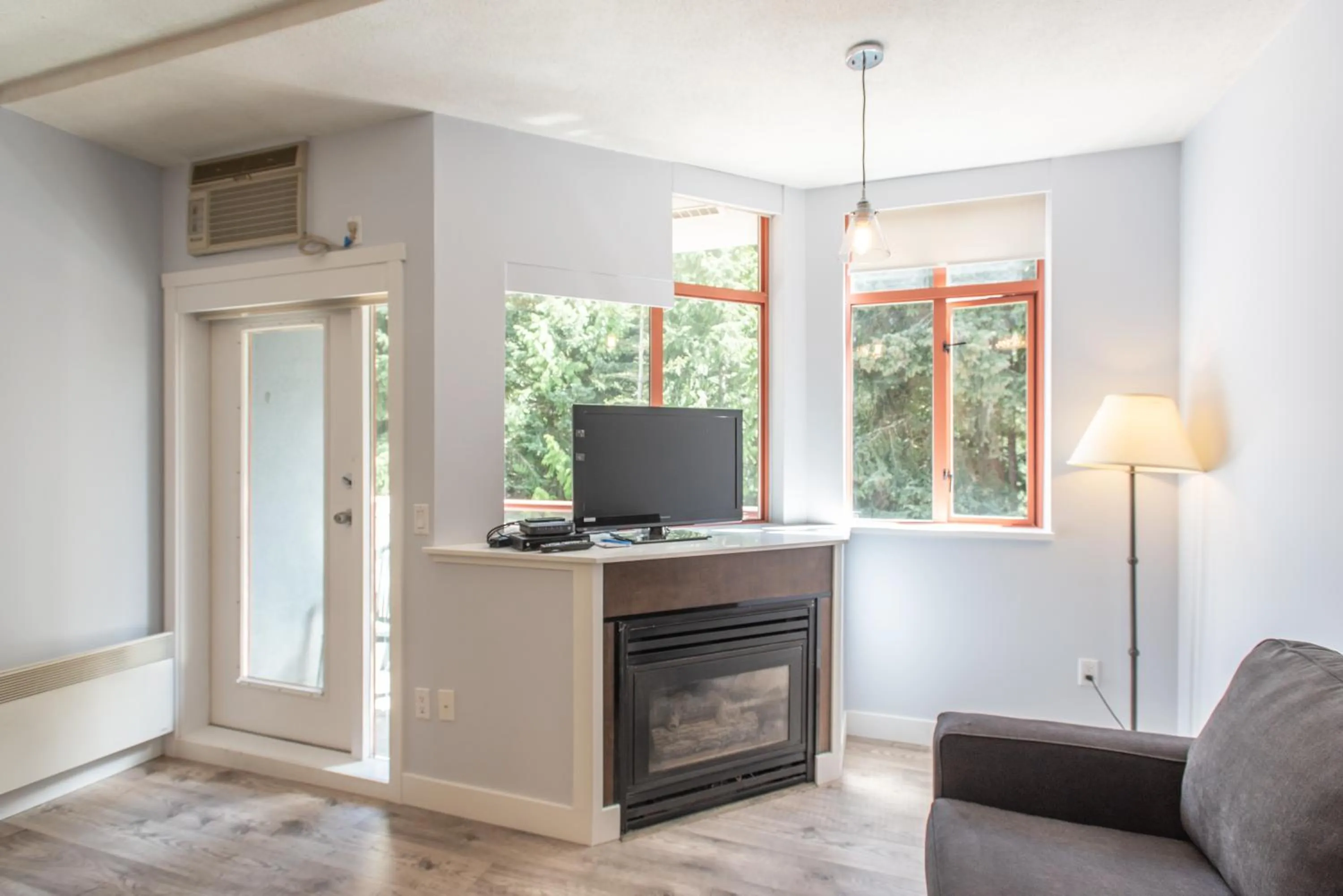 Alpenglow Lodge by Bill