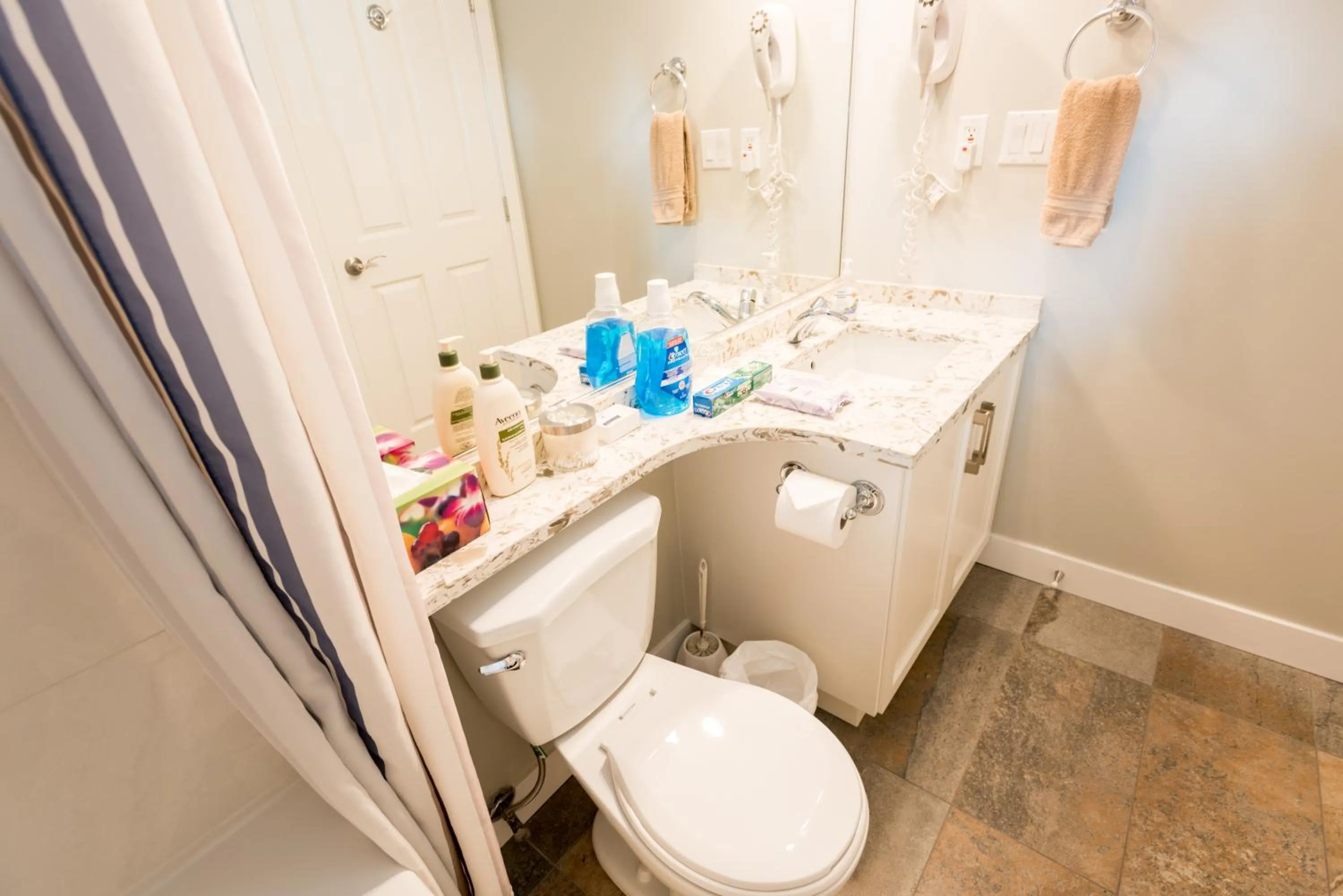 Alpenglow Lodge by Bill