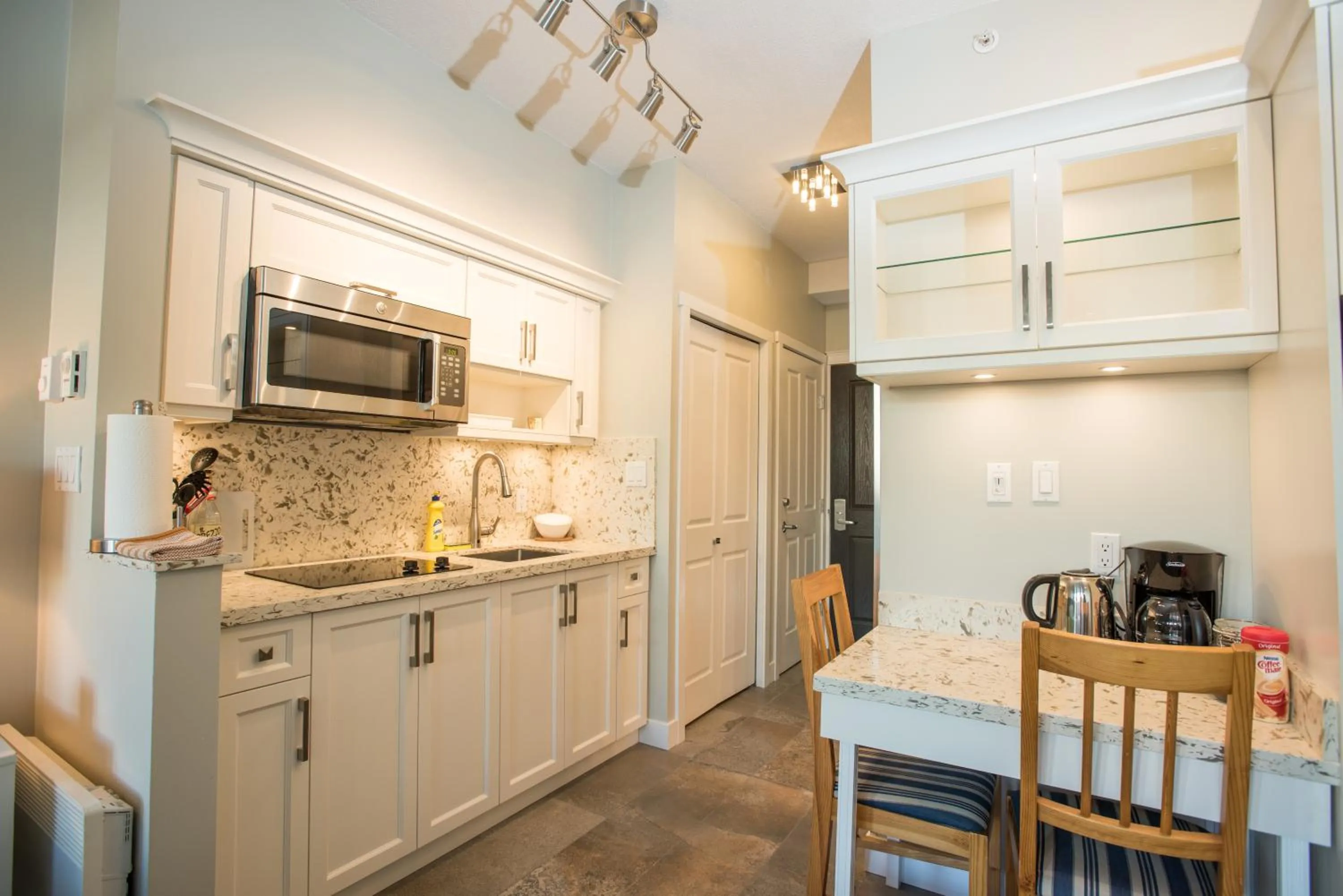 Alpenglow Lodge by Bill