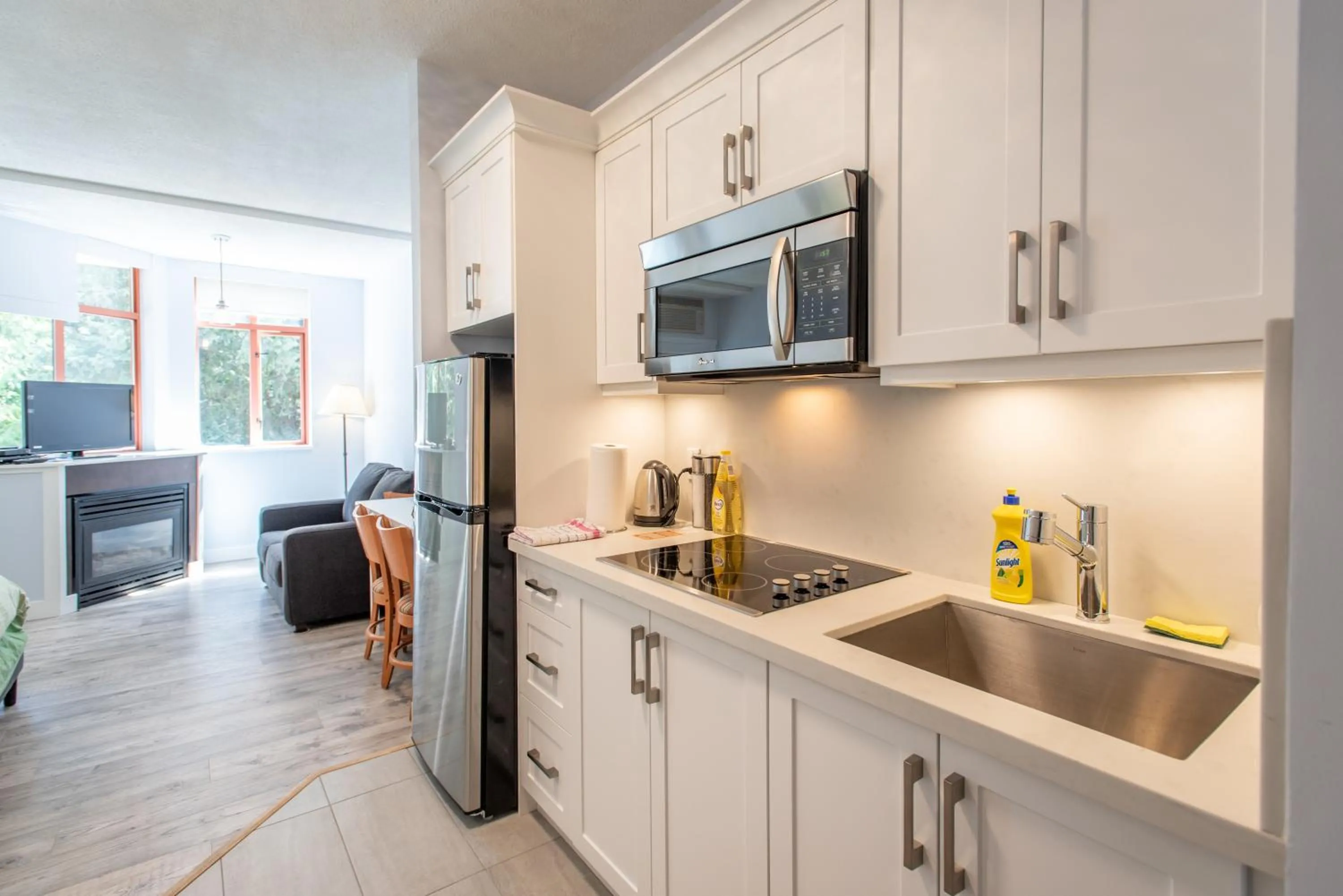 Alpenglow Lodge by Bill