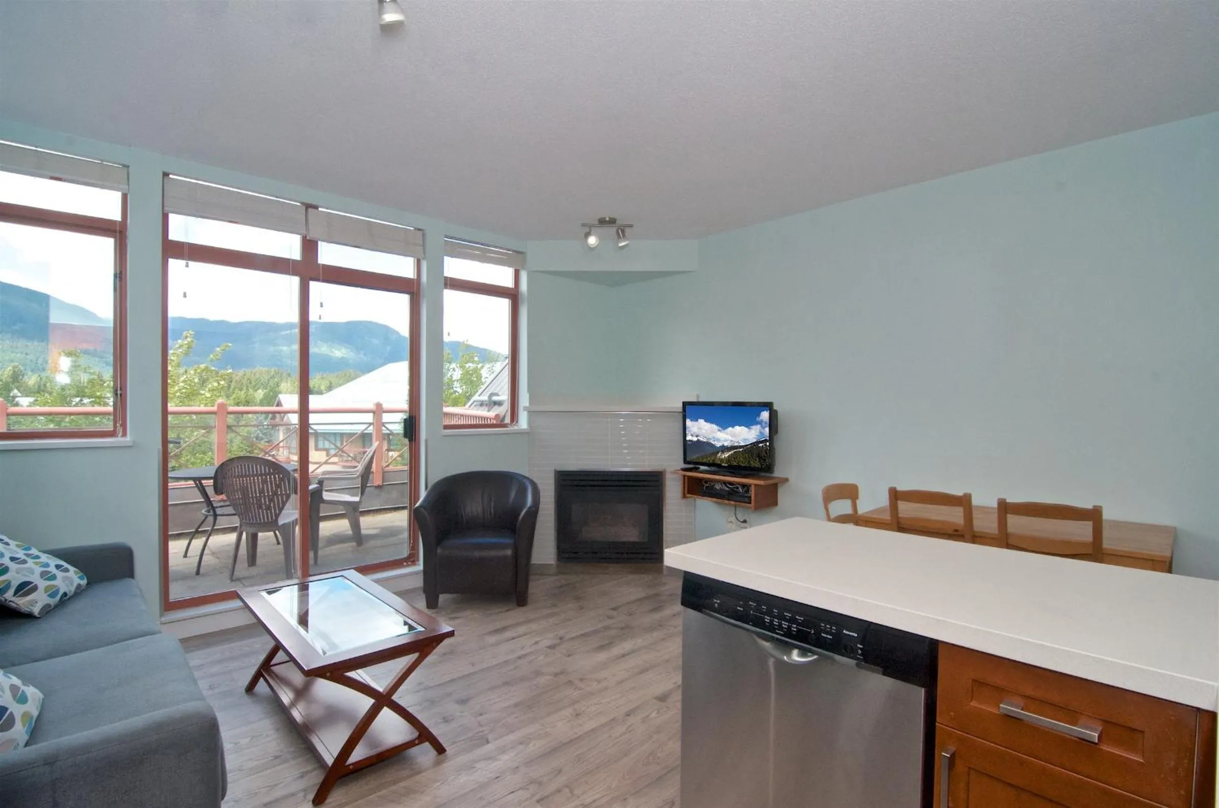 Alpenglow Lodge by Bill