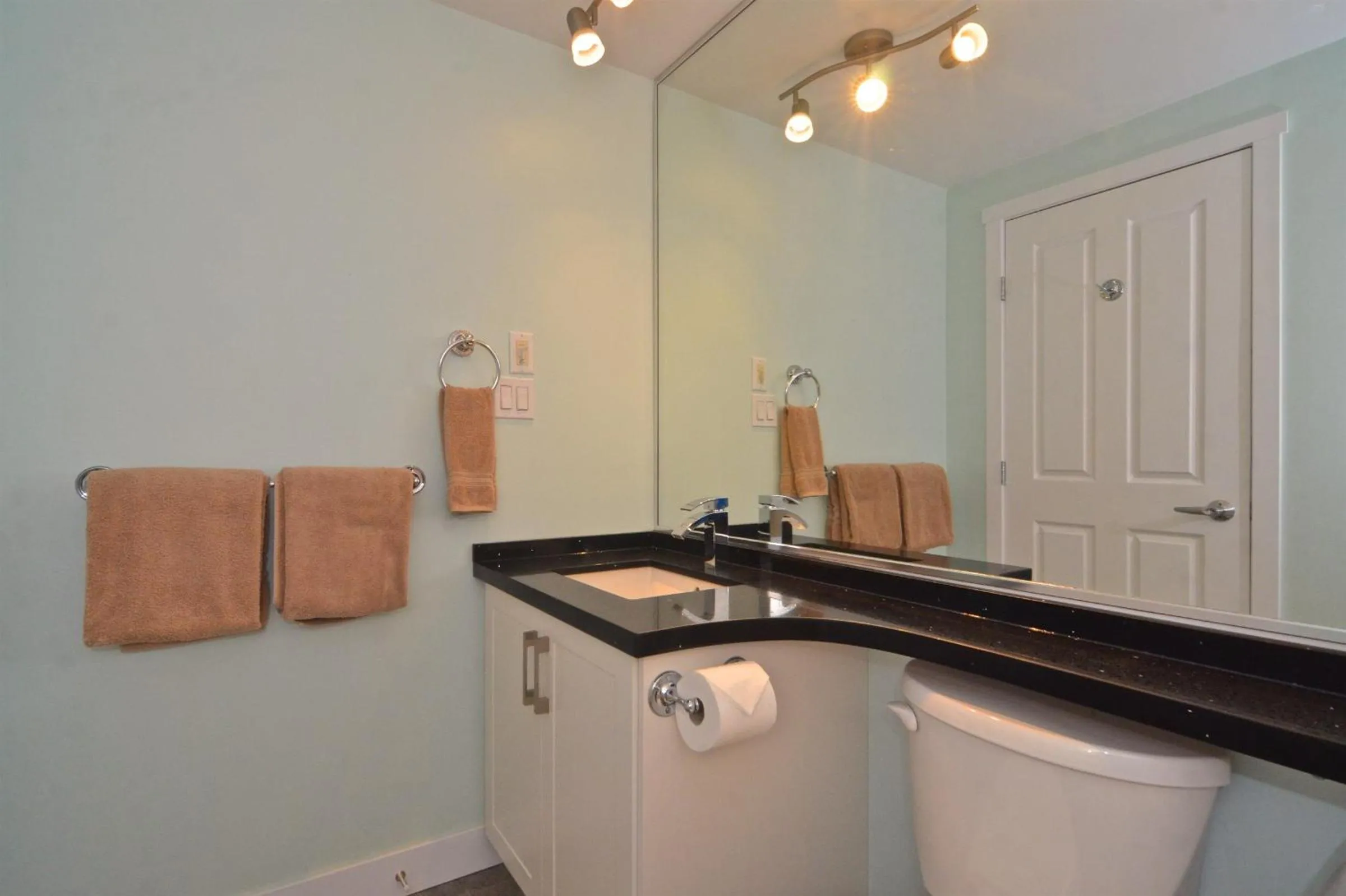 Alpenglow Lodge by Bill