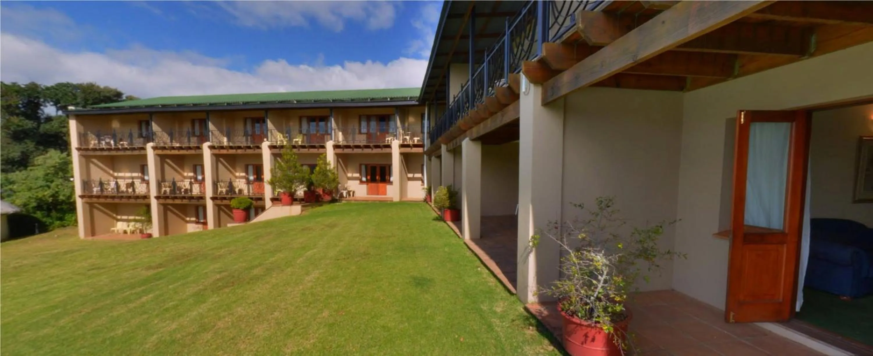 Facade/entrance in Magoebaskloof Hotel