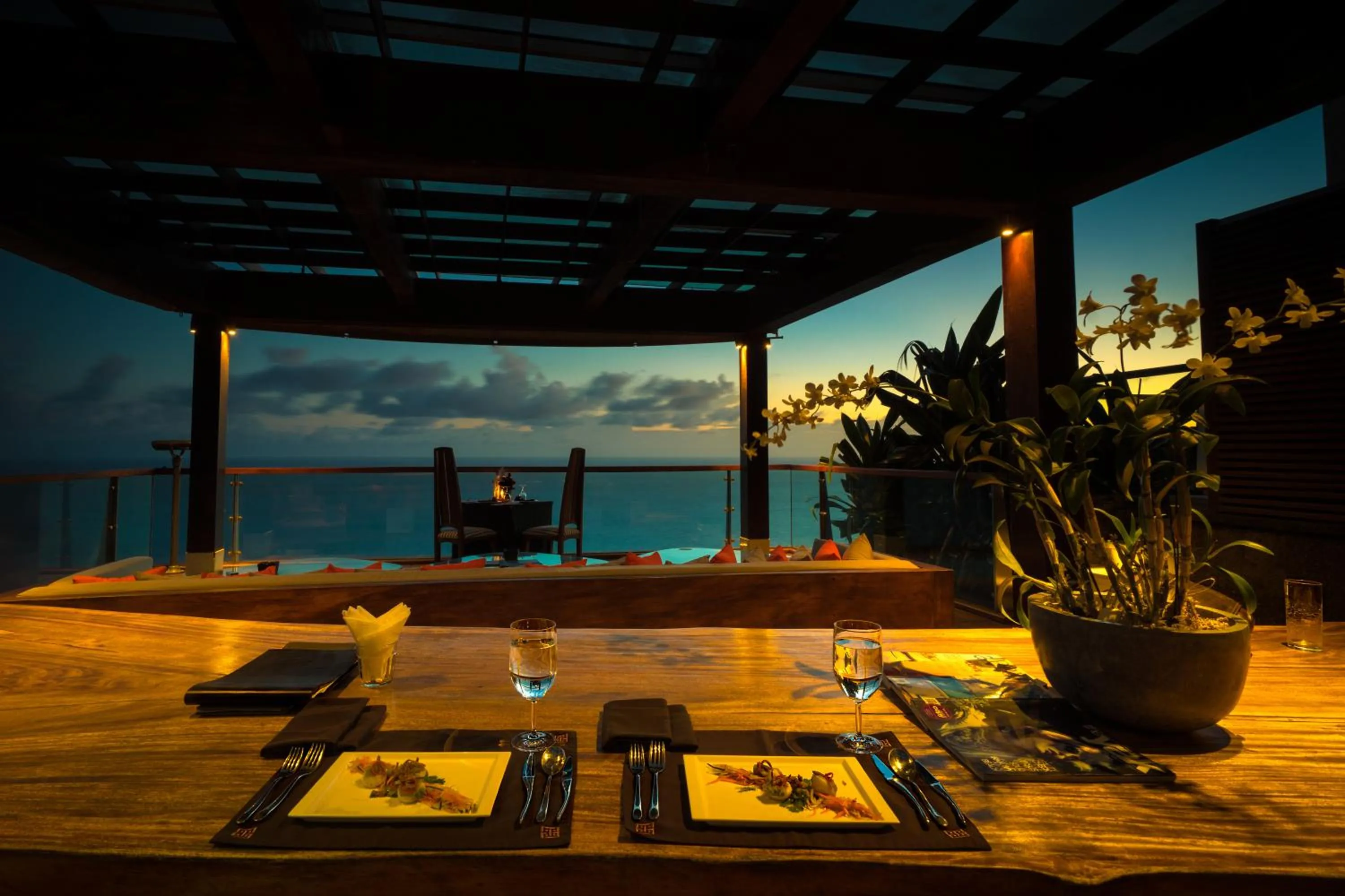 Restaurant/places to eat in The Edge Bali